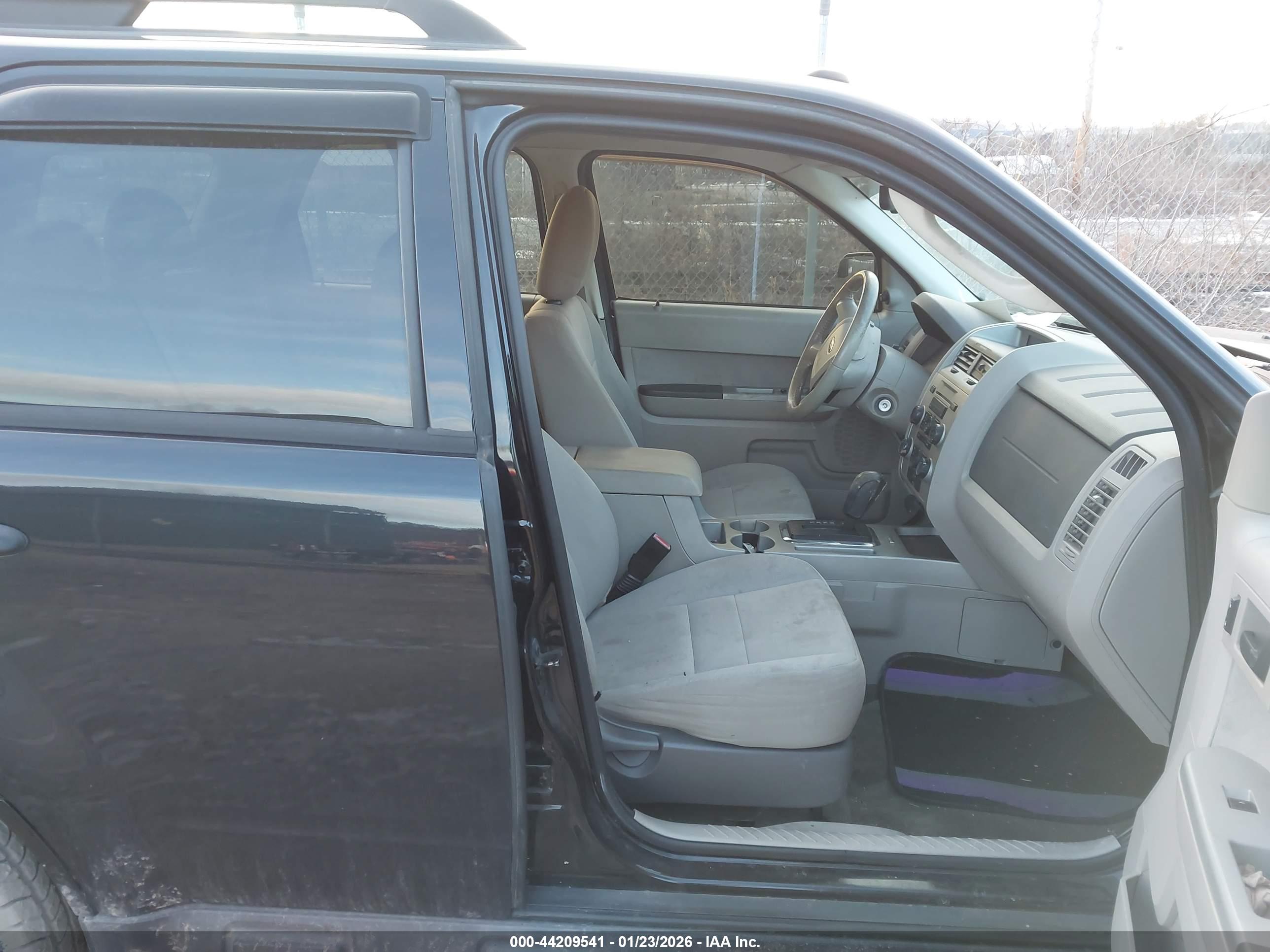 FORD ESCAPE image 5
