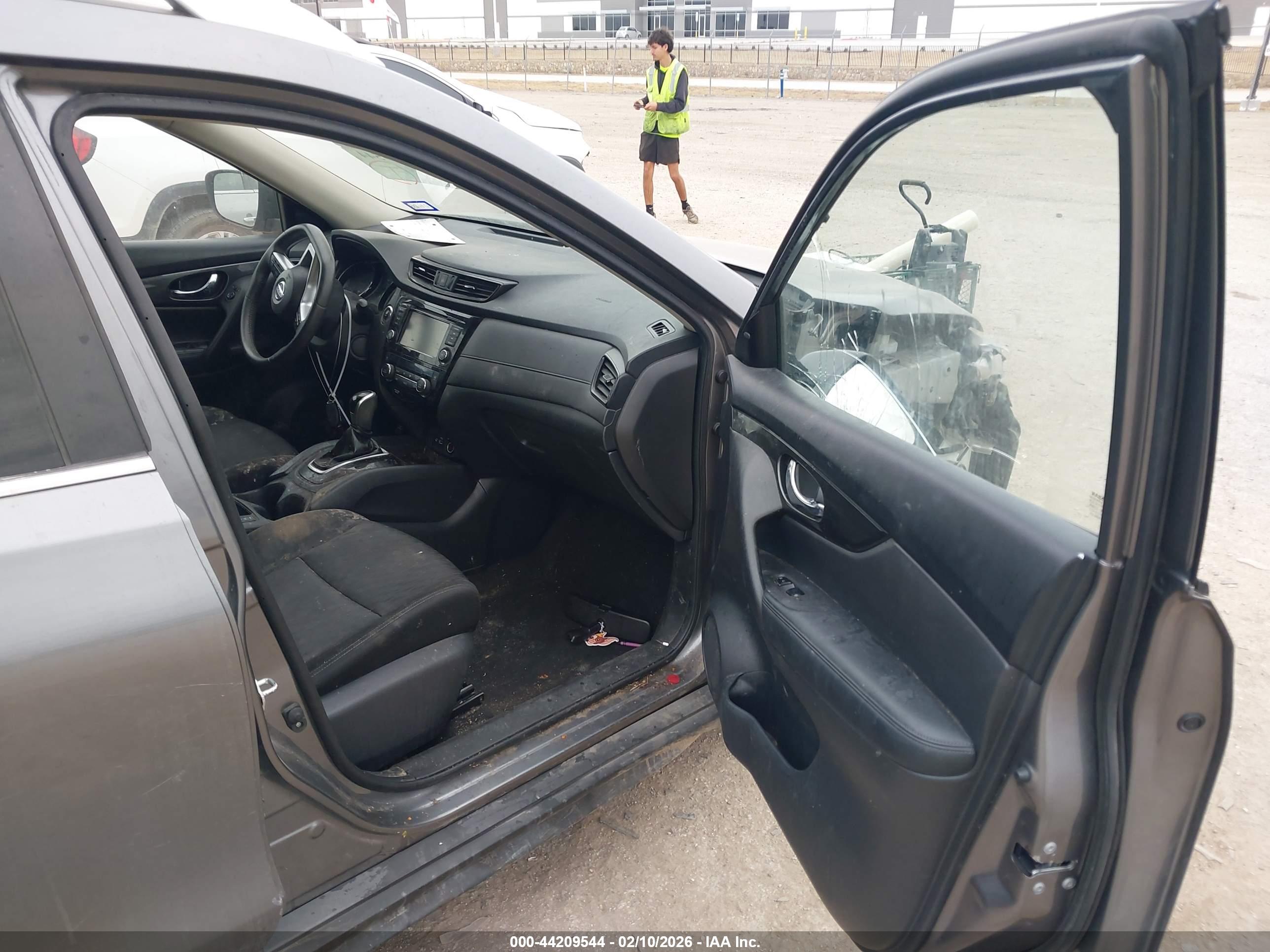 NISSAN ROGUE image 5
