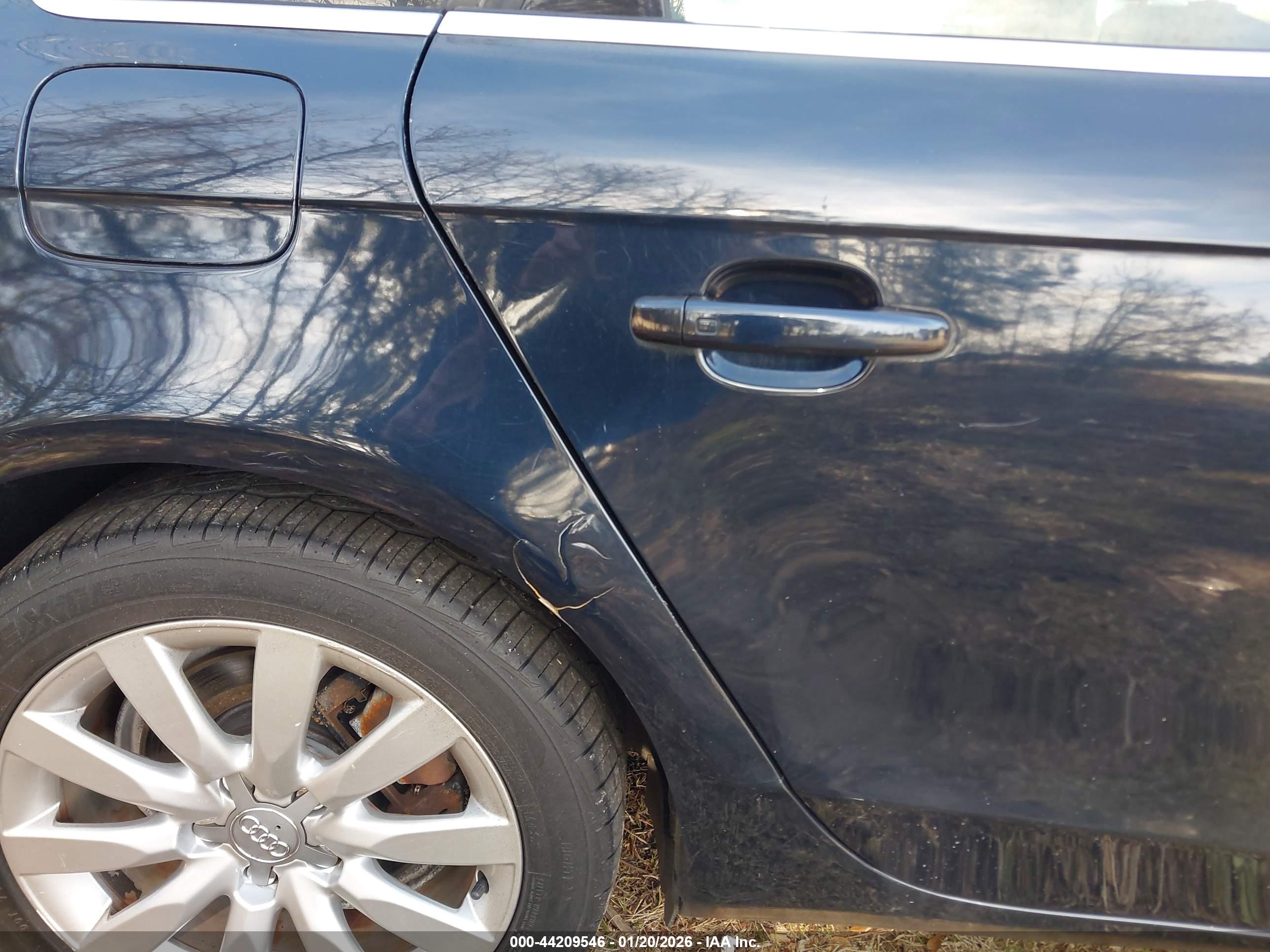 AUDI A4 image 6