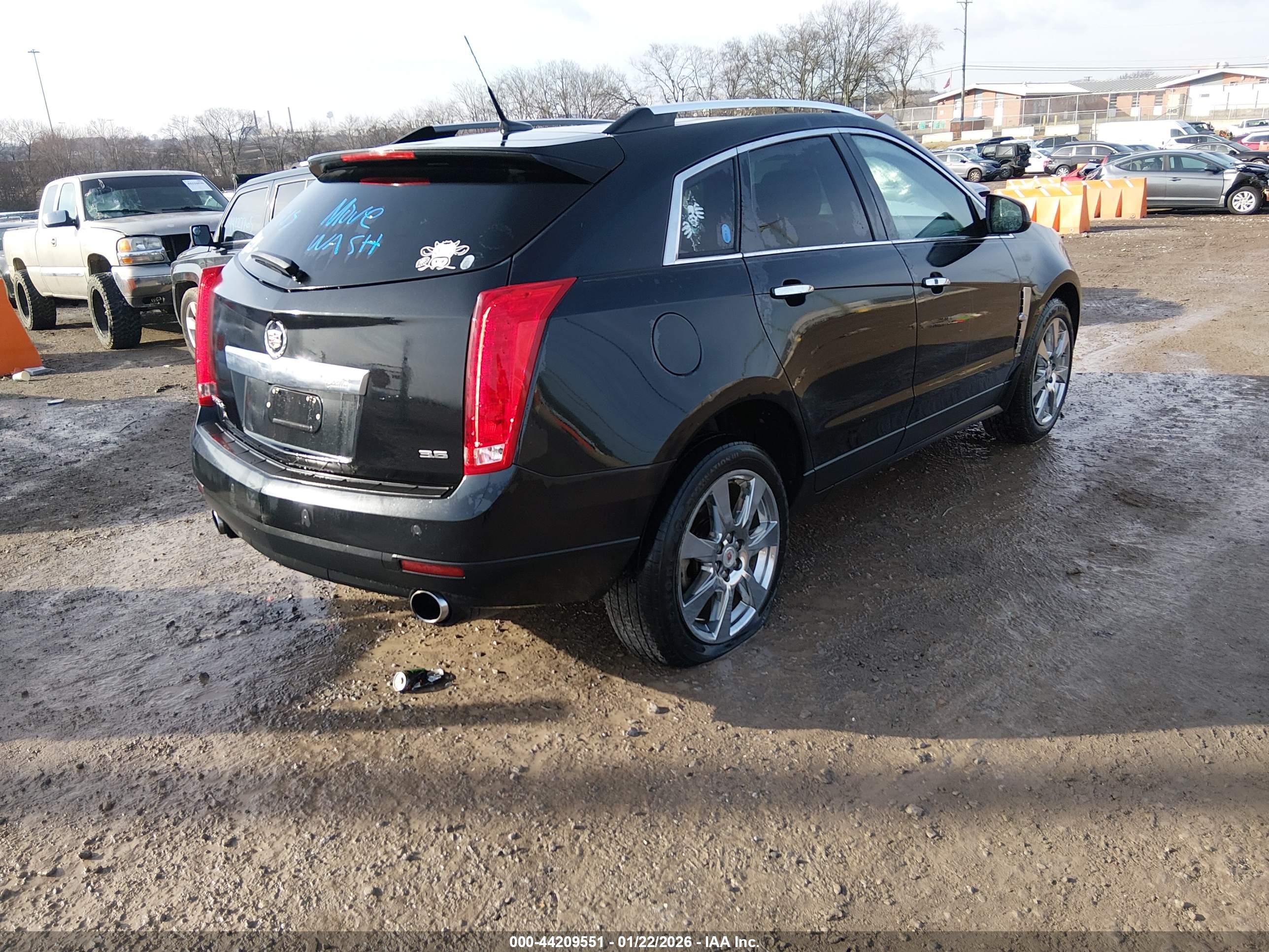CADILLAC SRX image 4