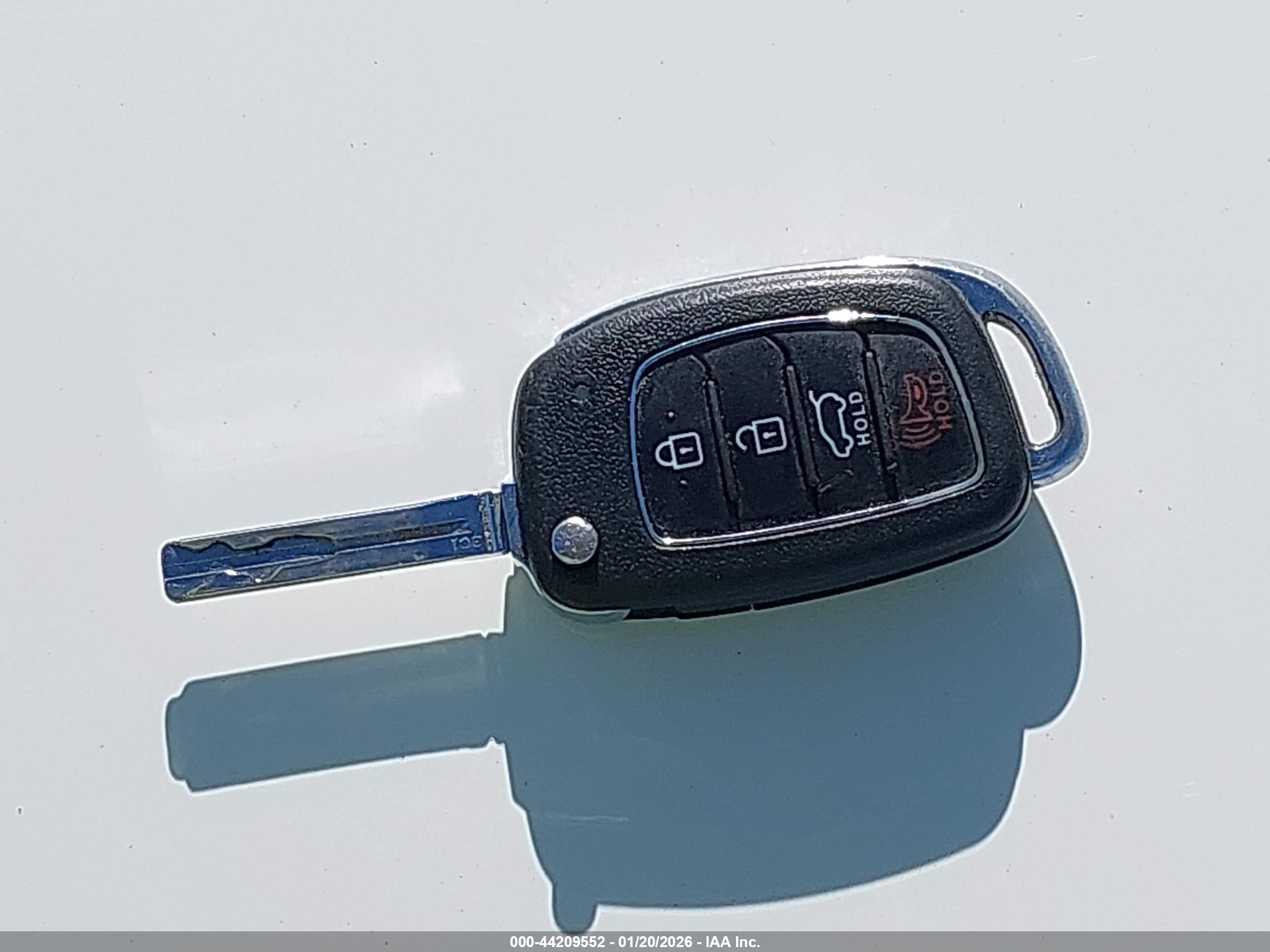 HYUNDAI TUCSON image 11