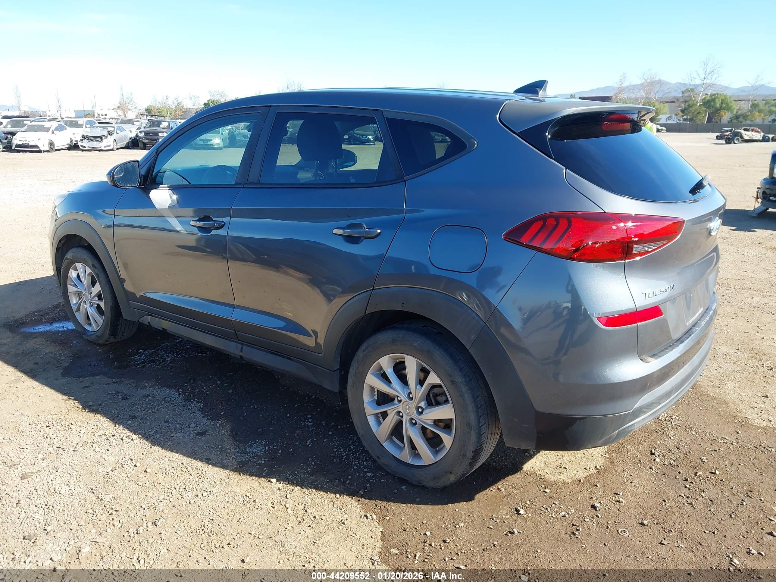 HYUNDAI TUCSON image 3