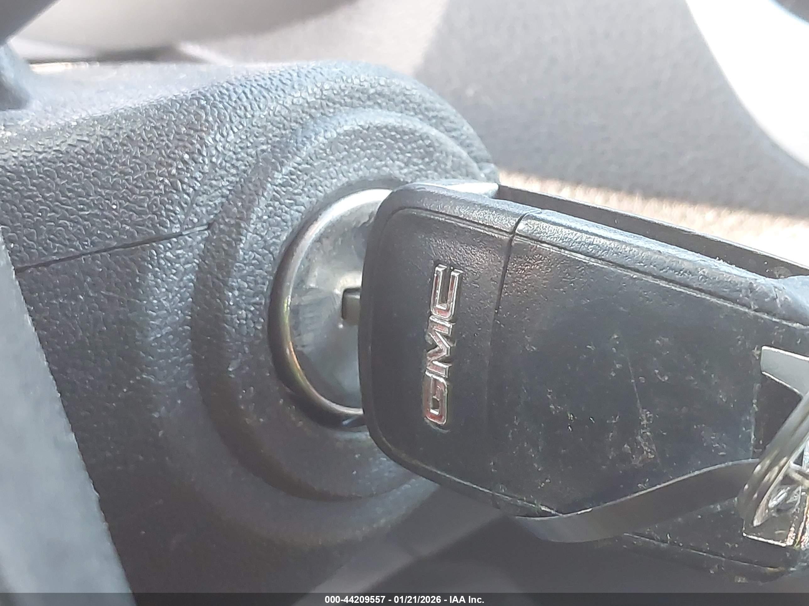 GMC TERRAIN image 11