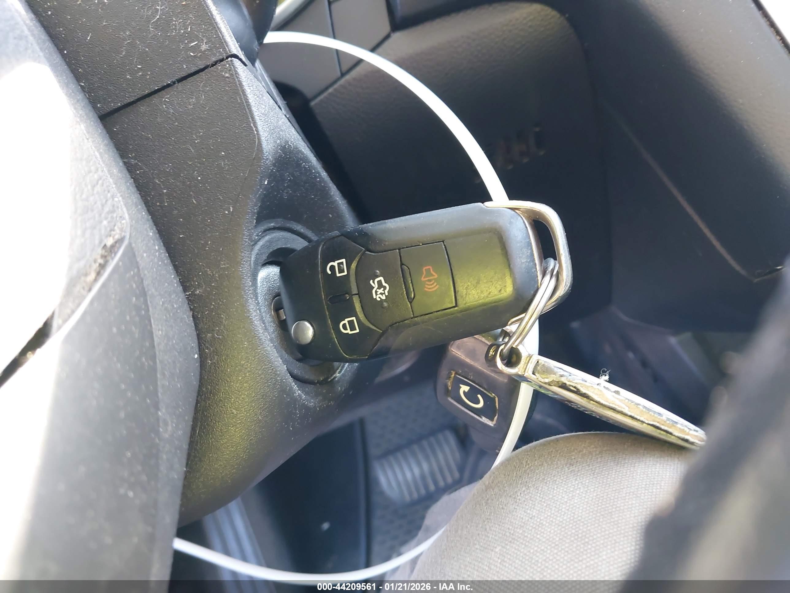FORD FUSION image 11