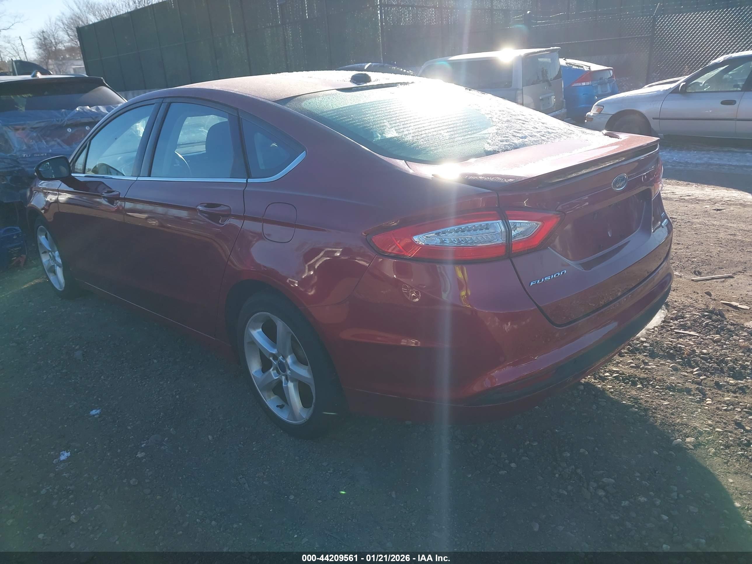 FORD FUSION image 3
