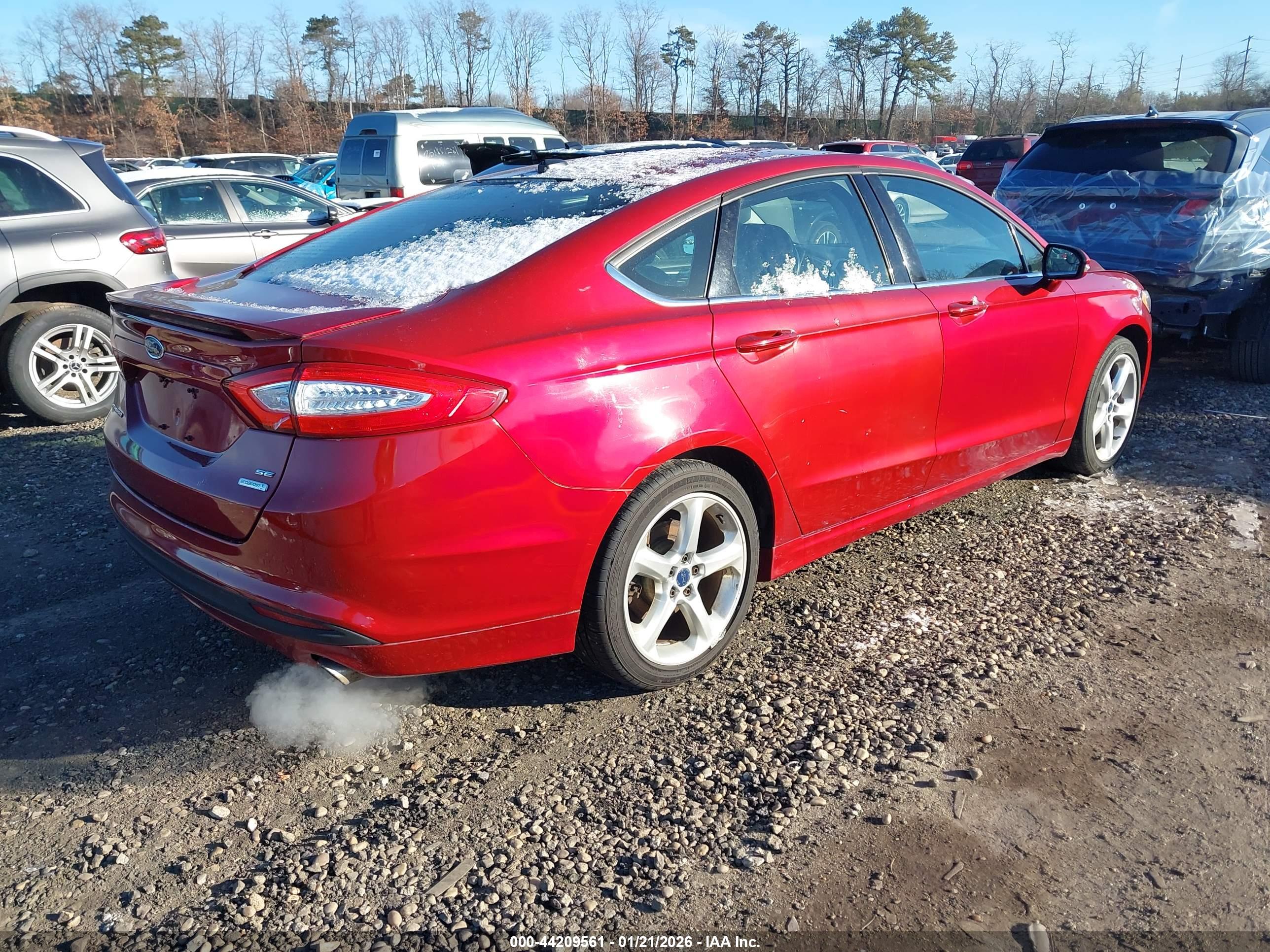 FORD FUSION image 4