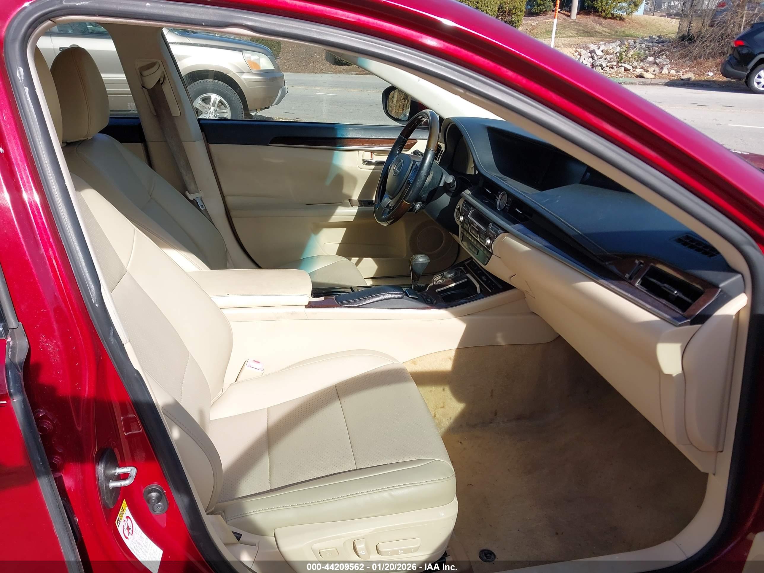 LEXUS ES image 5