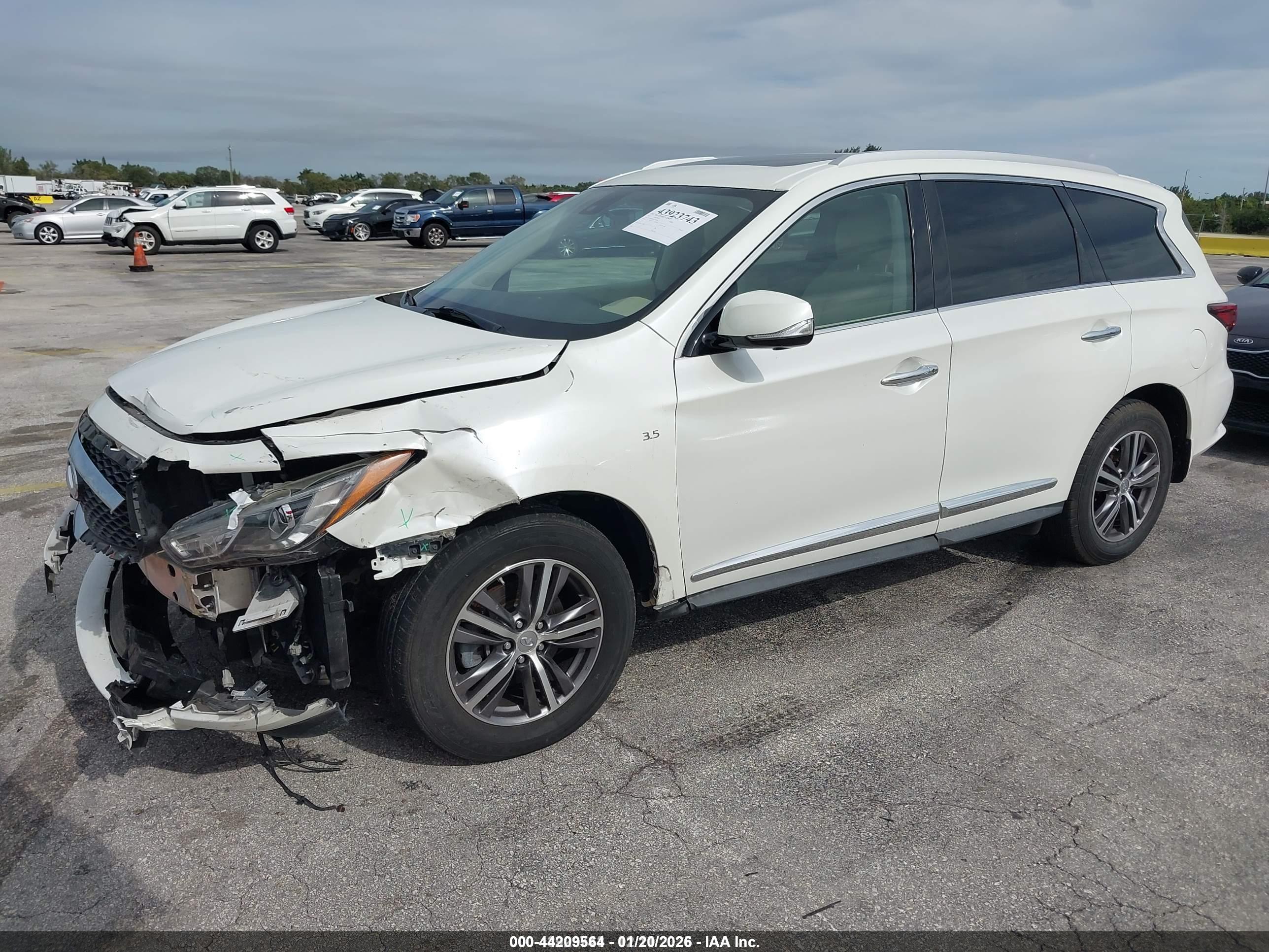 INFINITI QX60 image 2