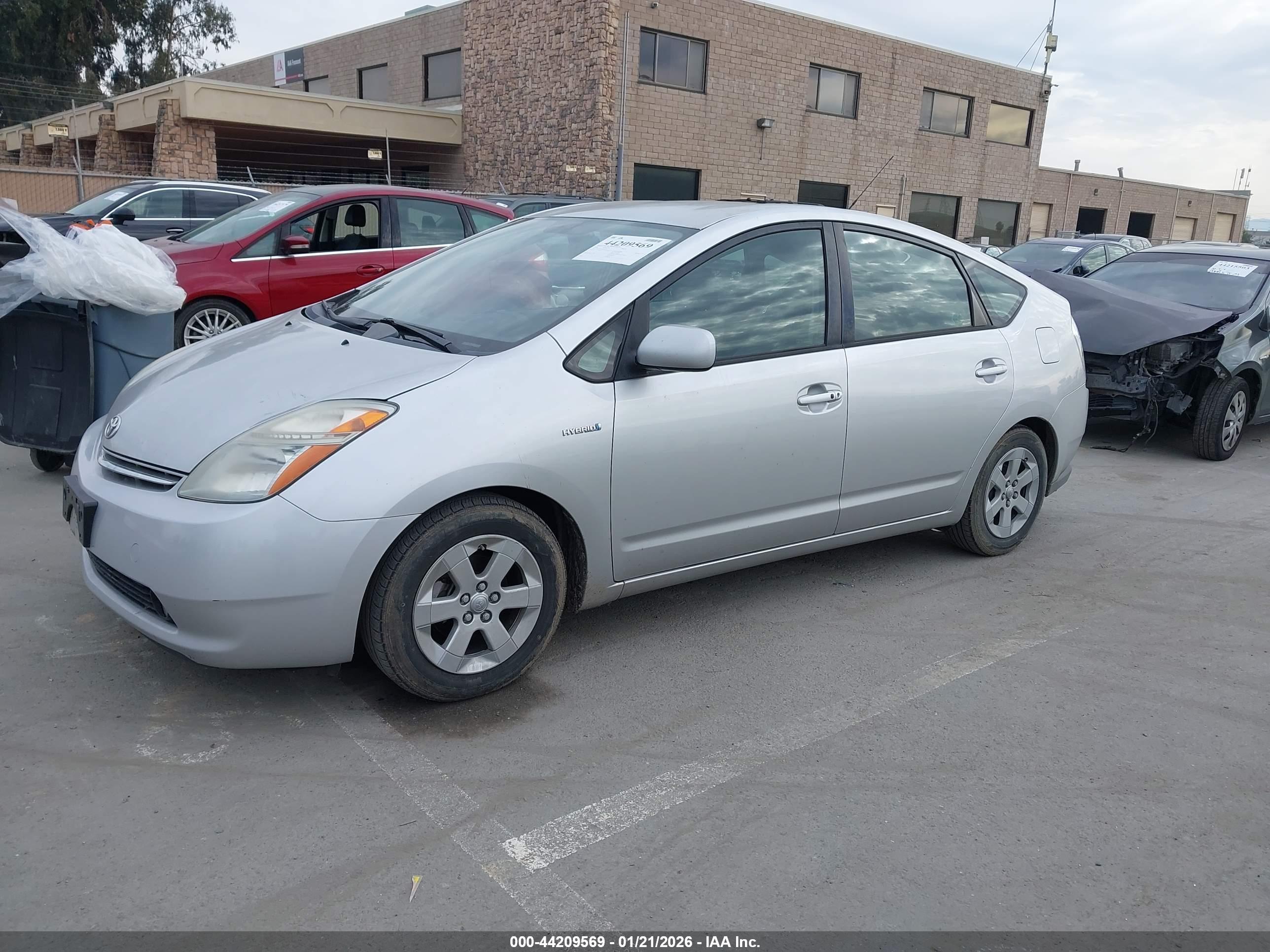 TOYOTA PRIUS image 2