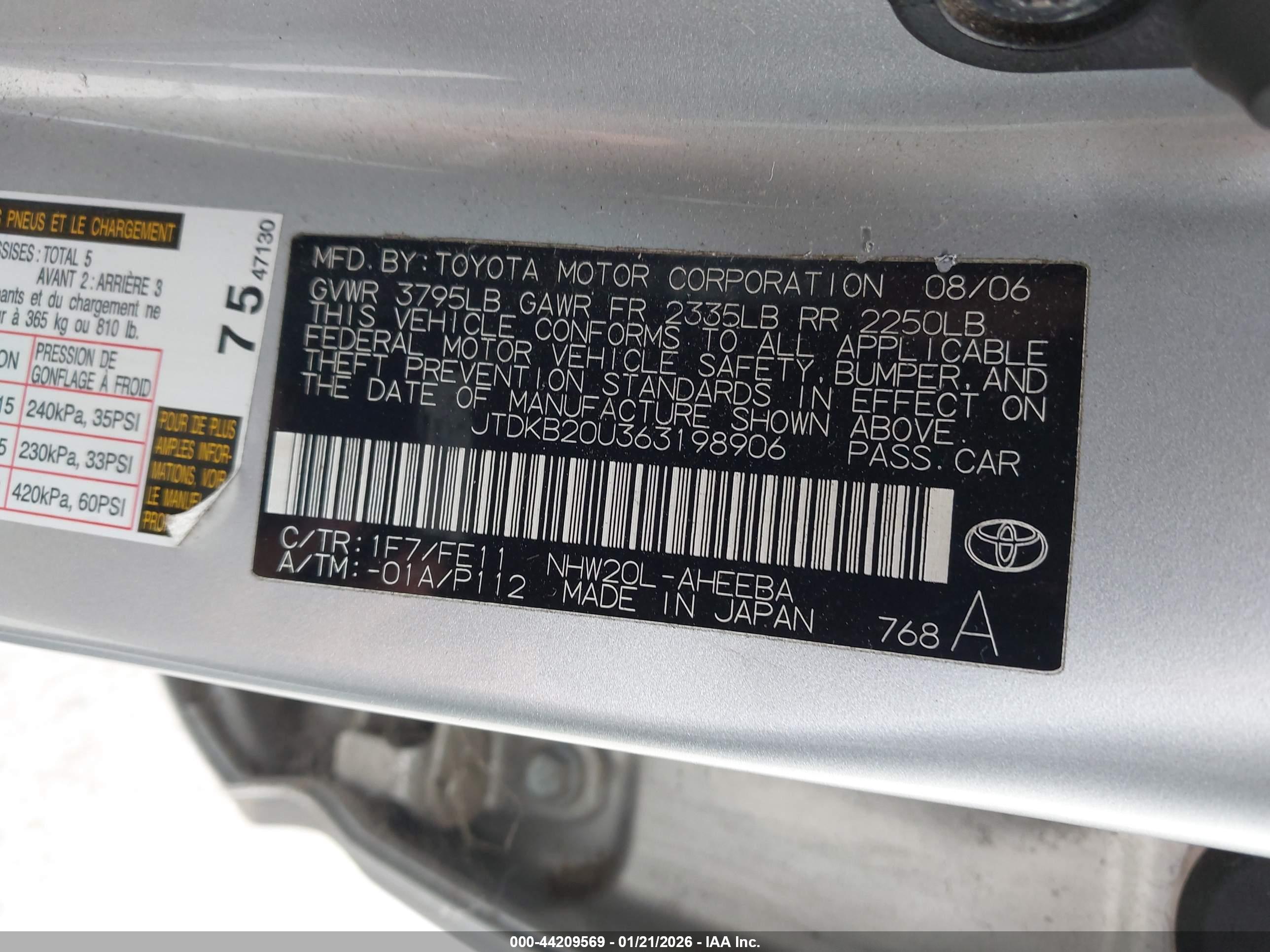 TOYOTA PRIUS image 9