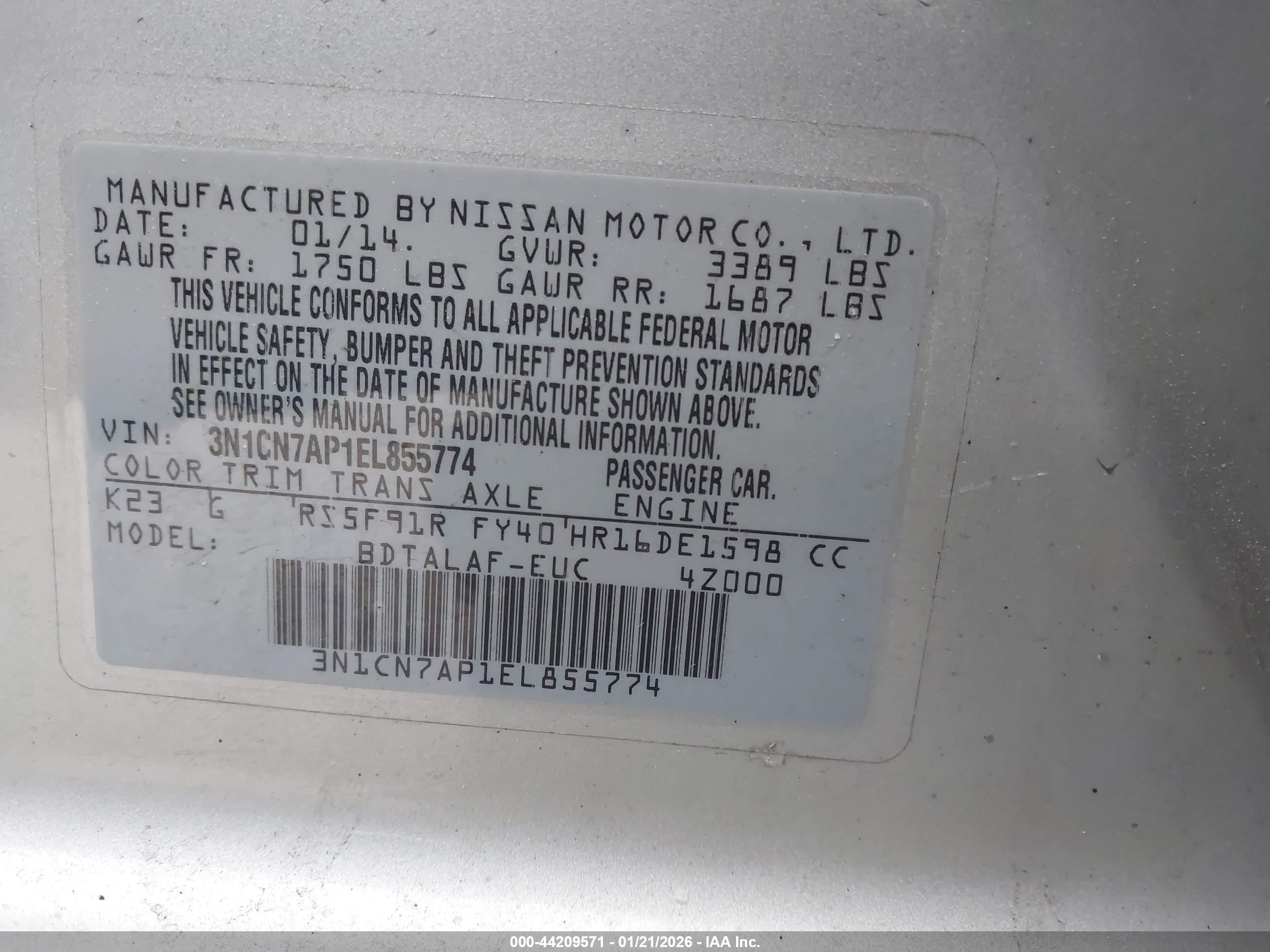 NISSAN VERSA image 9