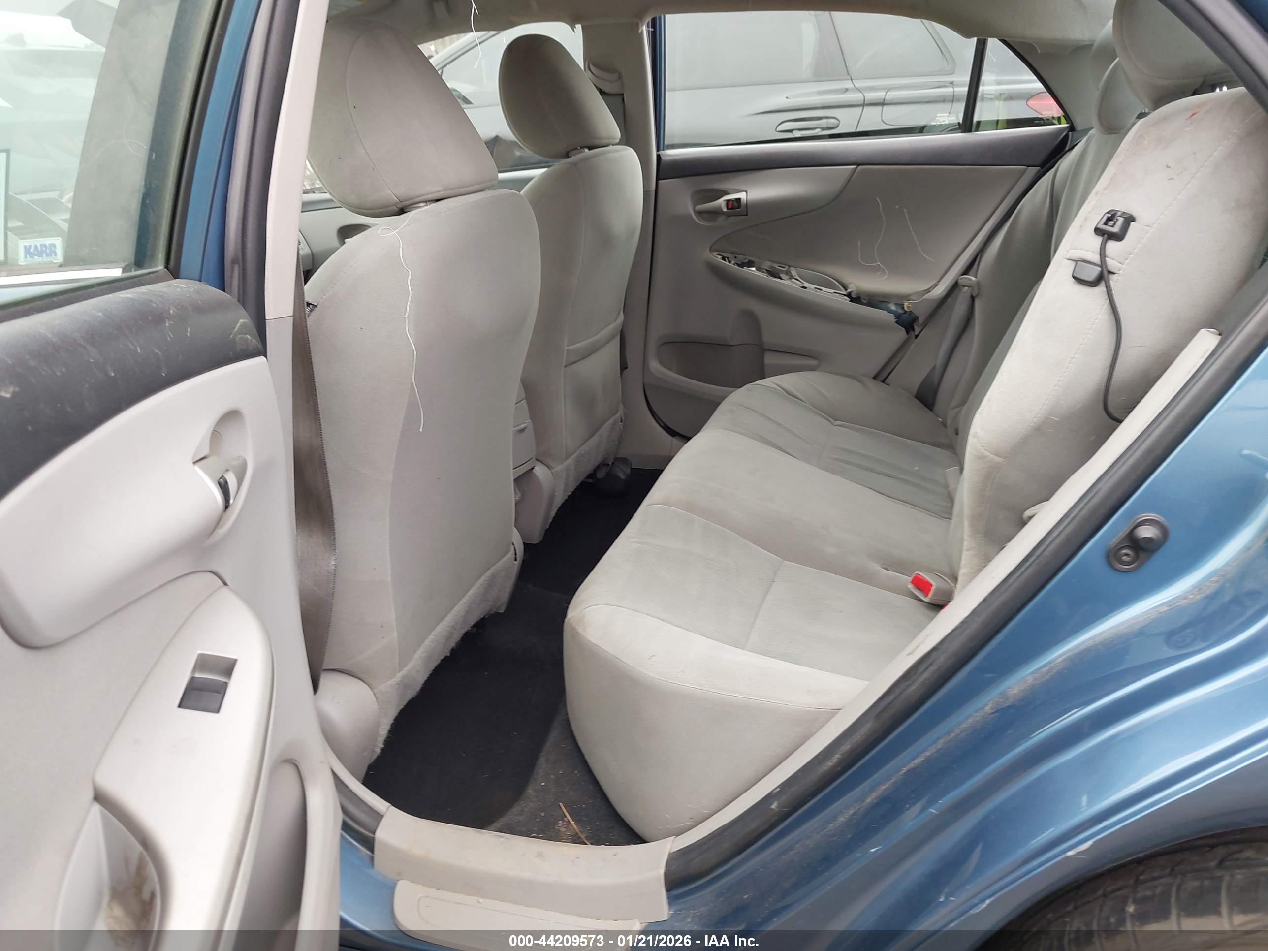 TOYOTA COROLLA image 8