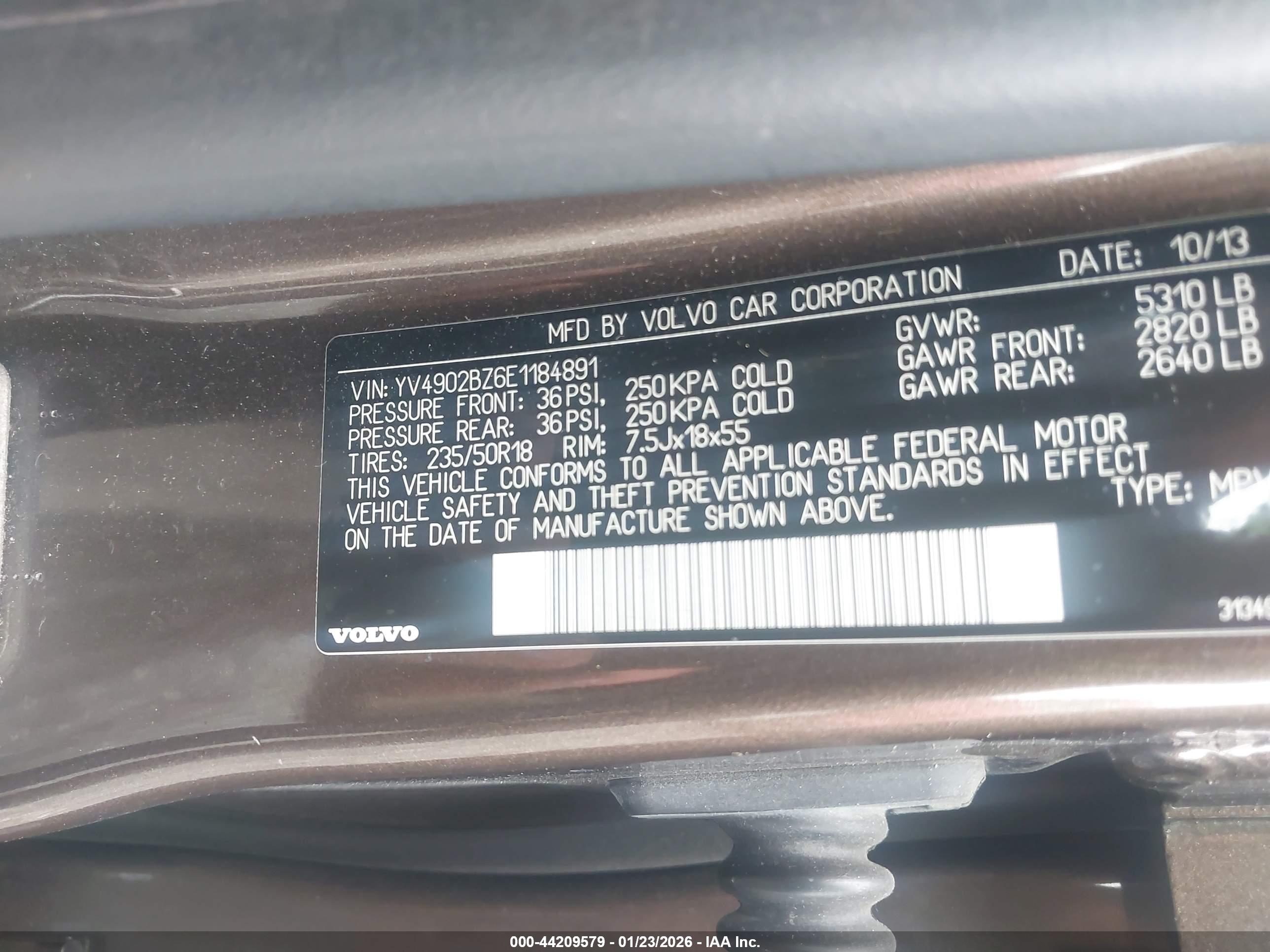 VOLVO XC70 image 9