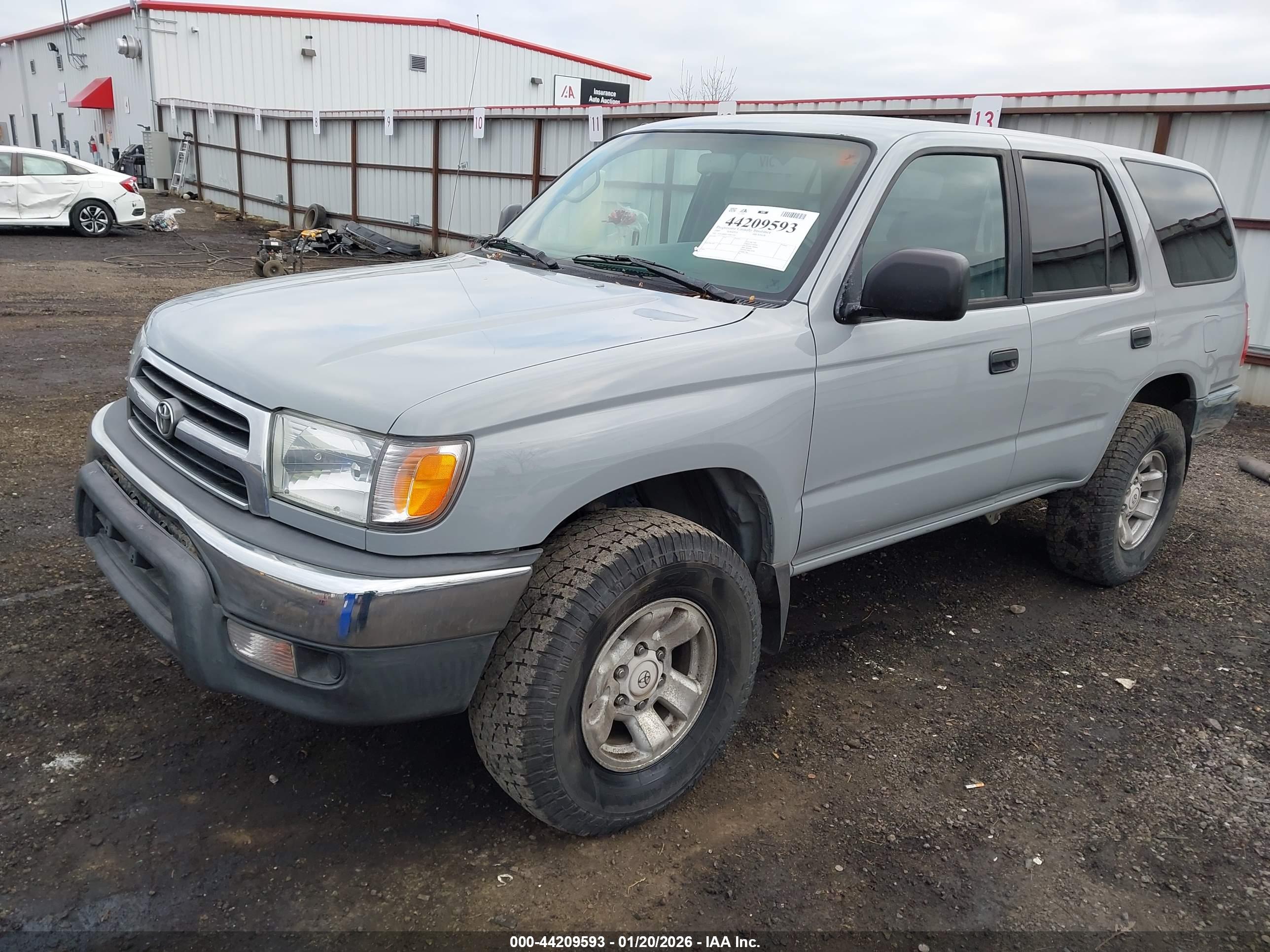 TOYOTA 4RUNNER image 2