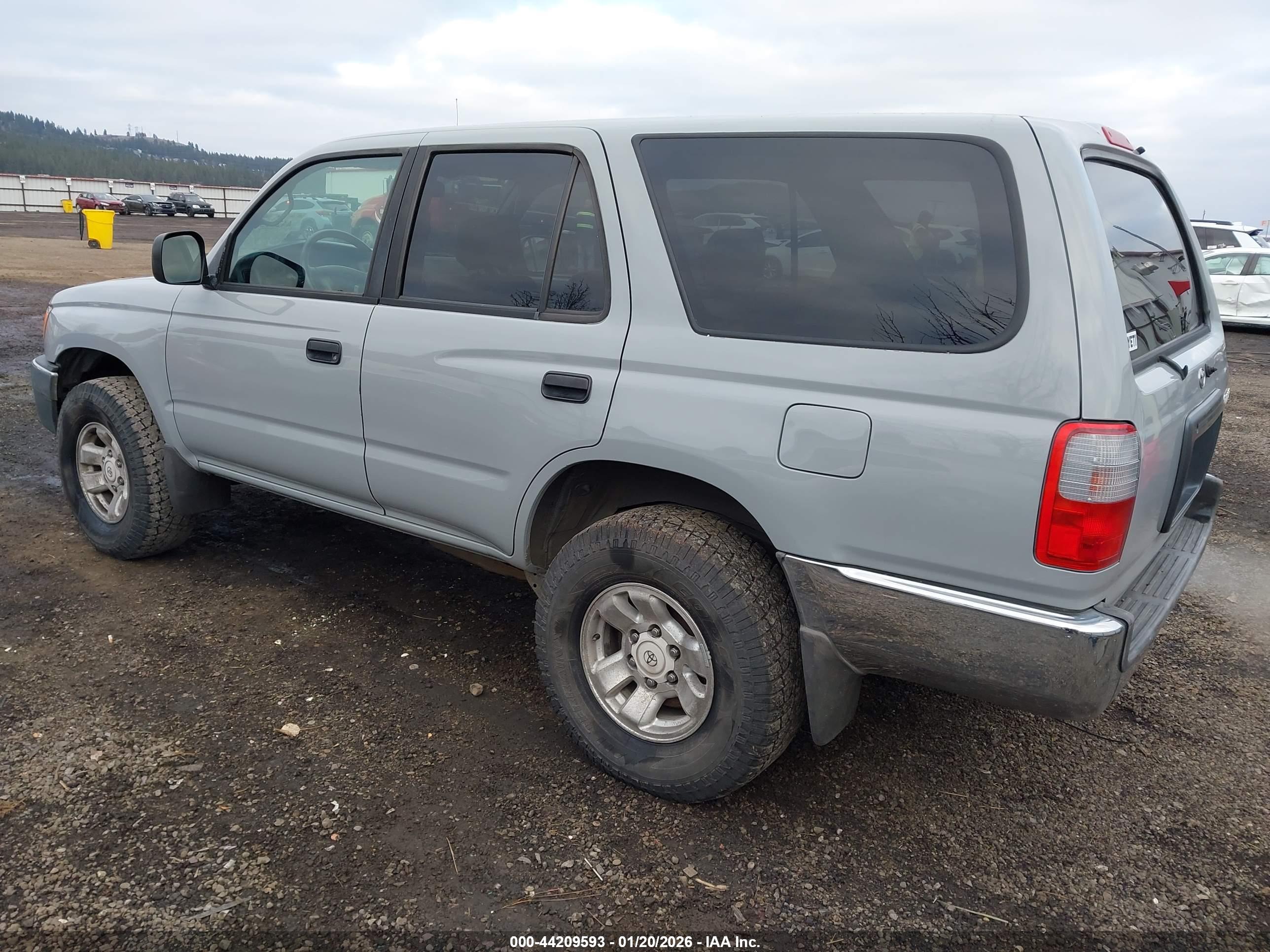 TOYOTA 4RUNNER image 3