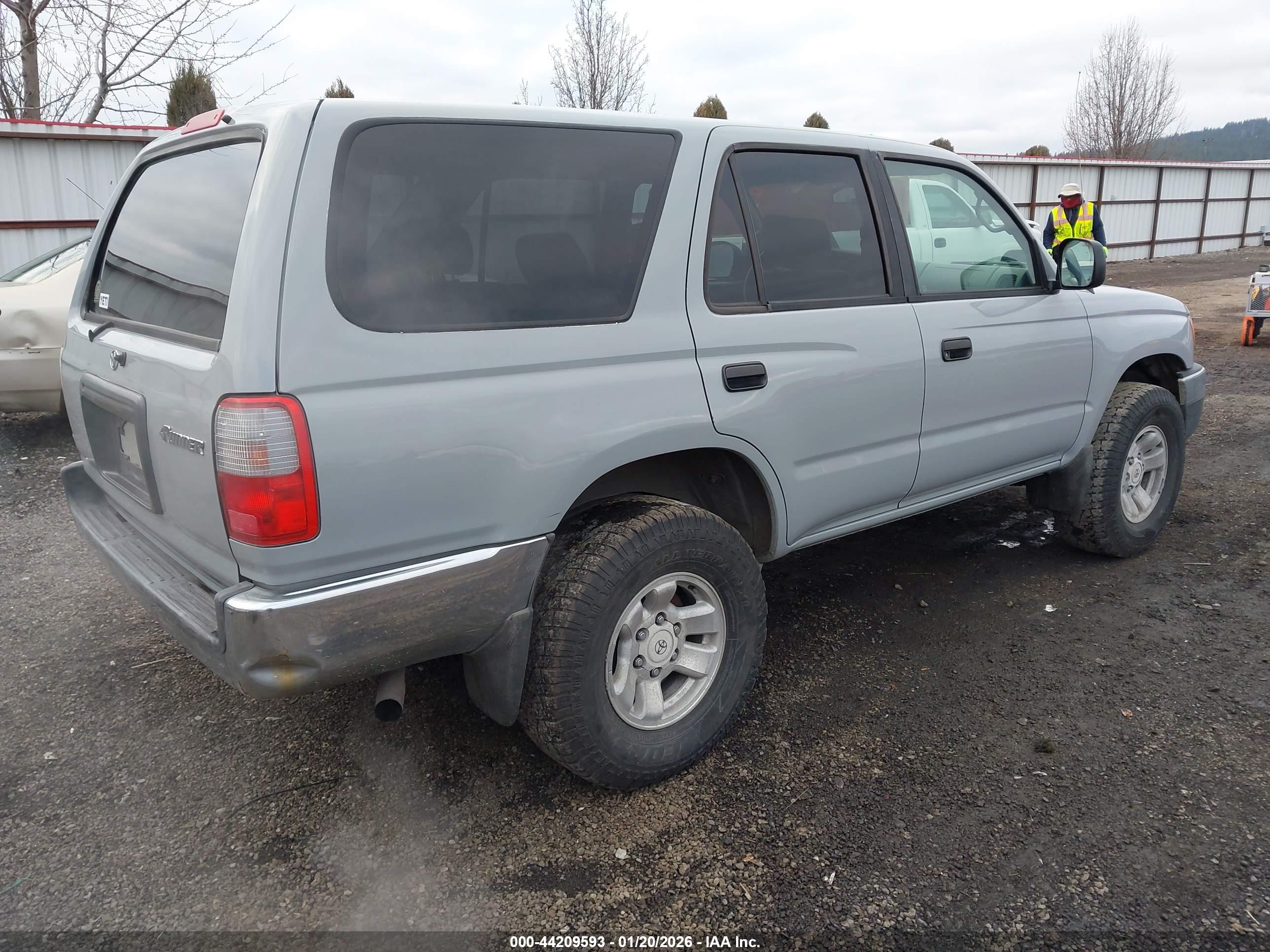 TOYOTA 4RUNNER image 4