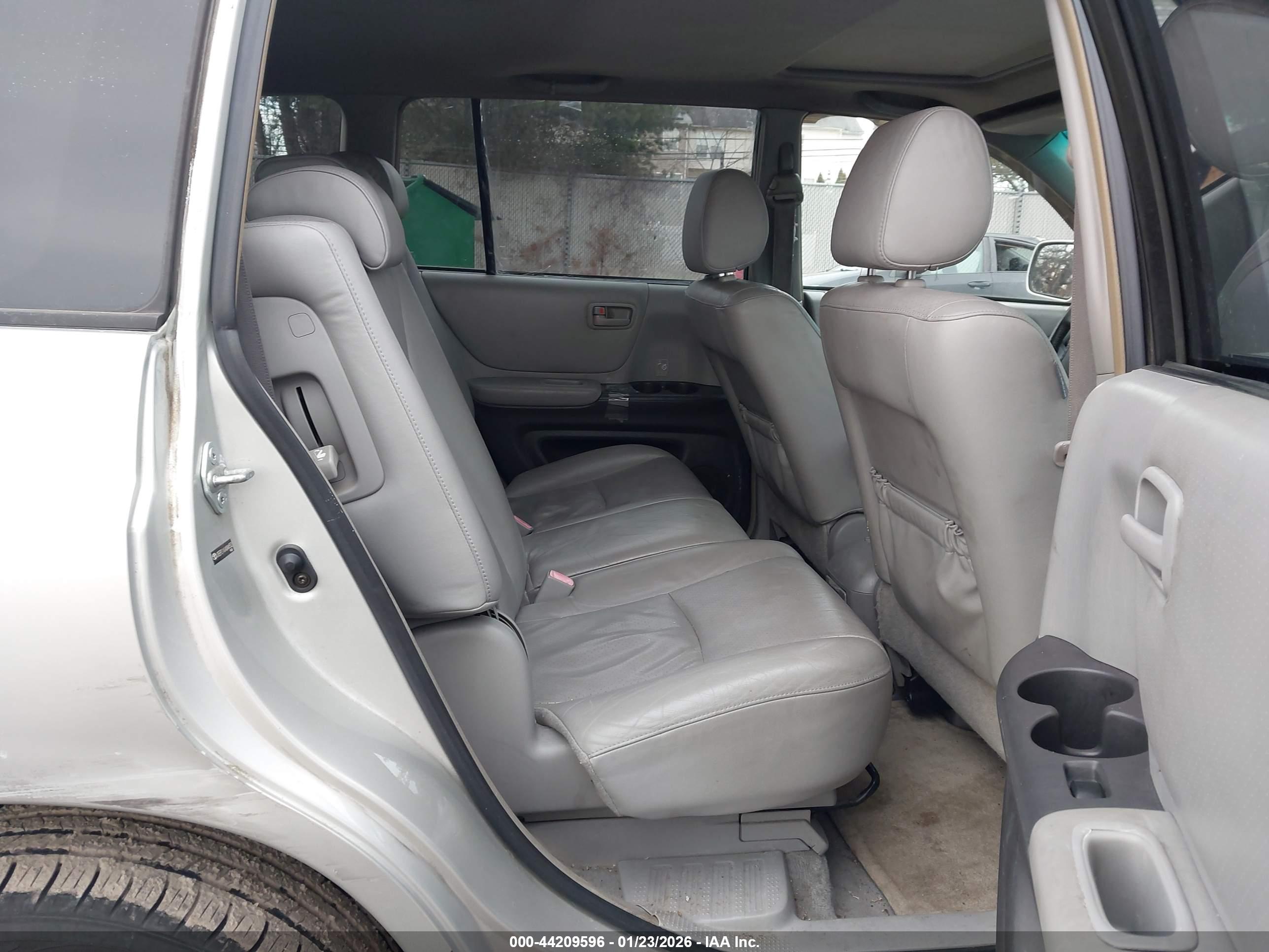 TOYOTA HIGHLANDER image 8