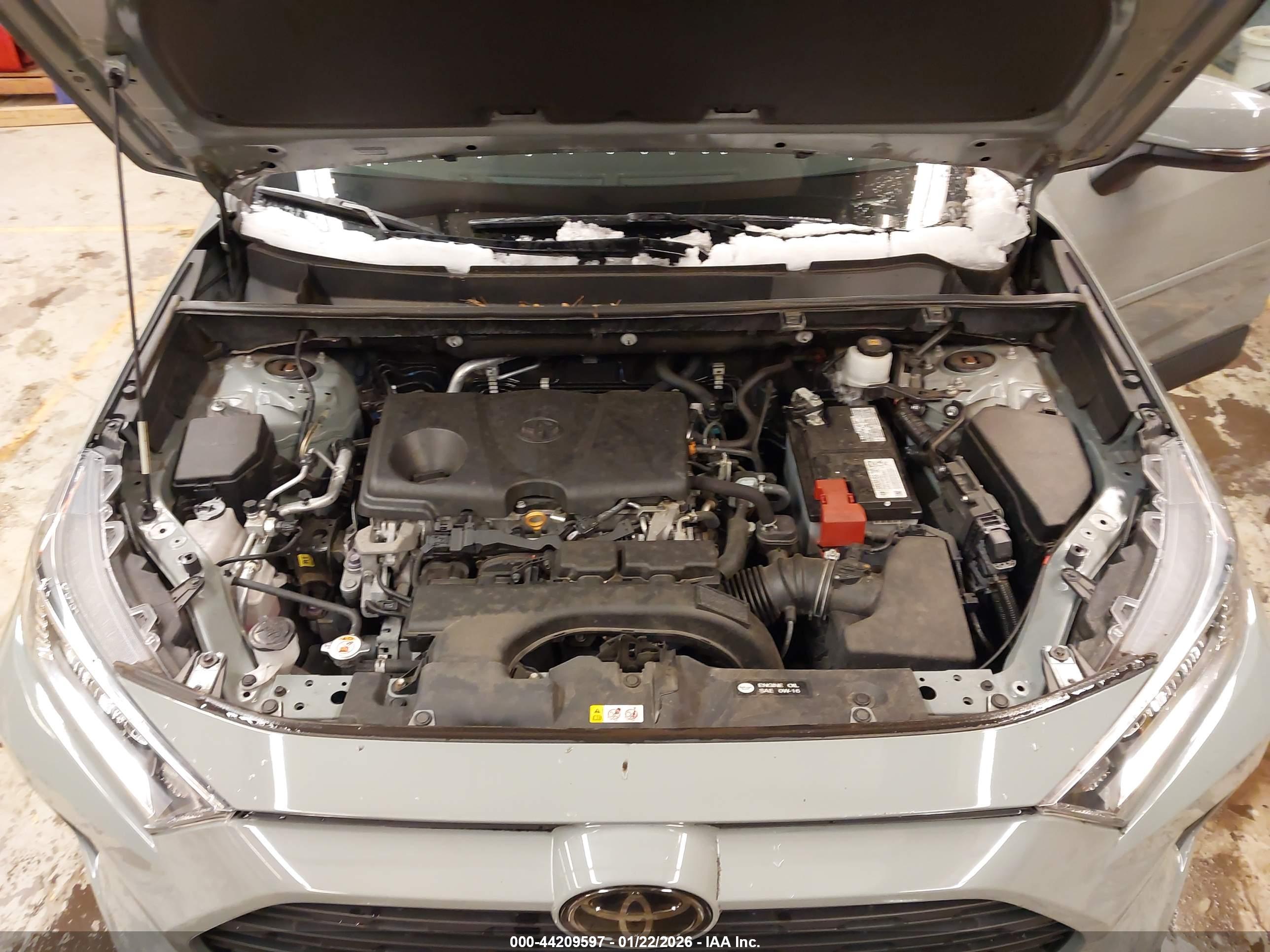 TOYOTA RAV4 image 10