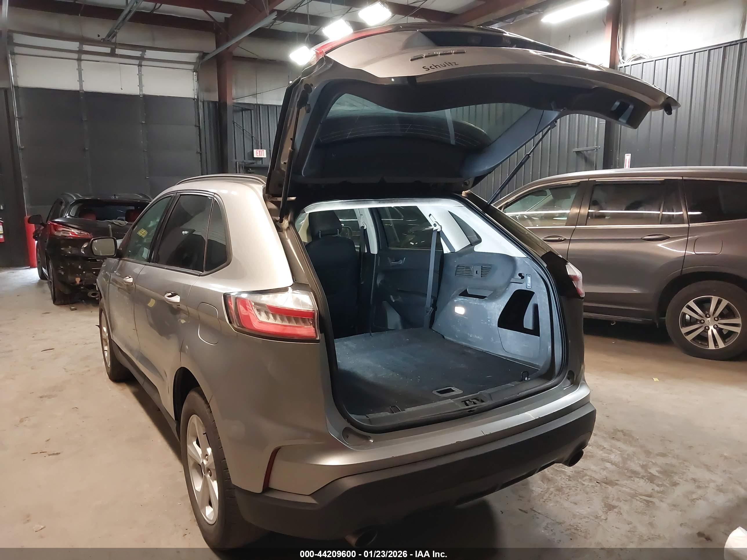 FORD EDGE image 3