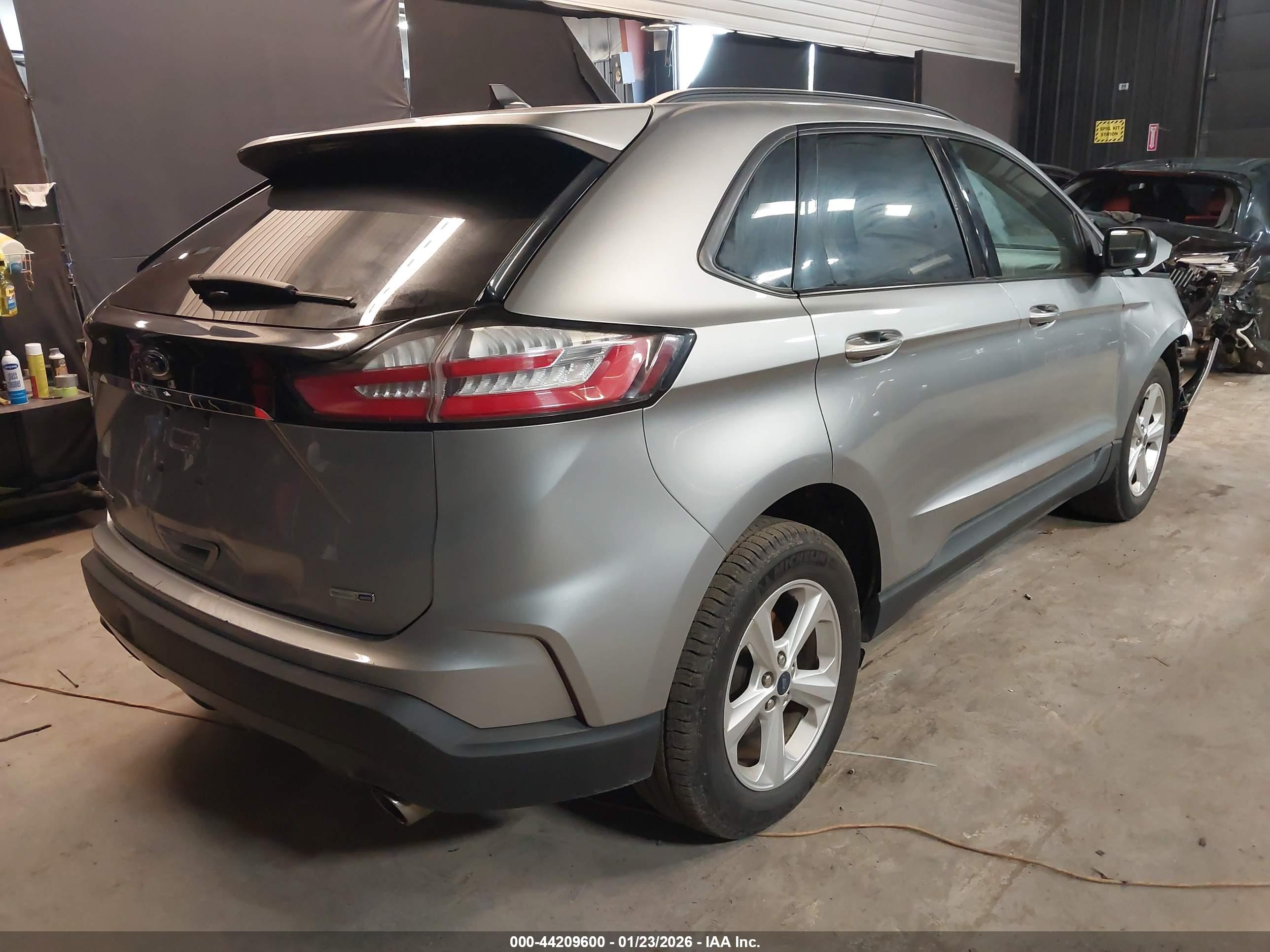 FORD EDGE image 4