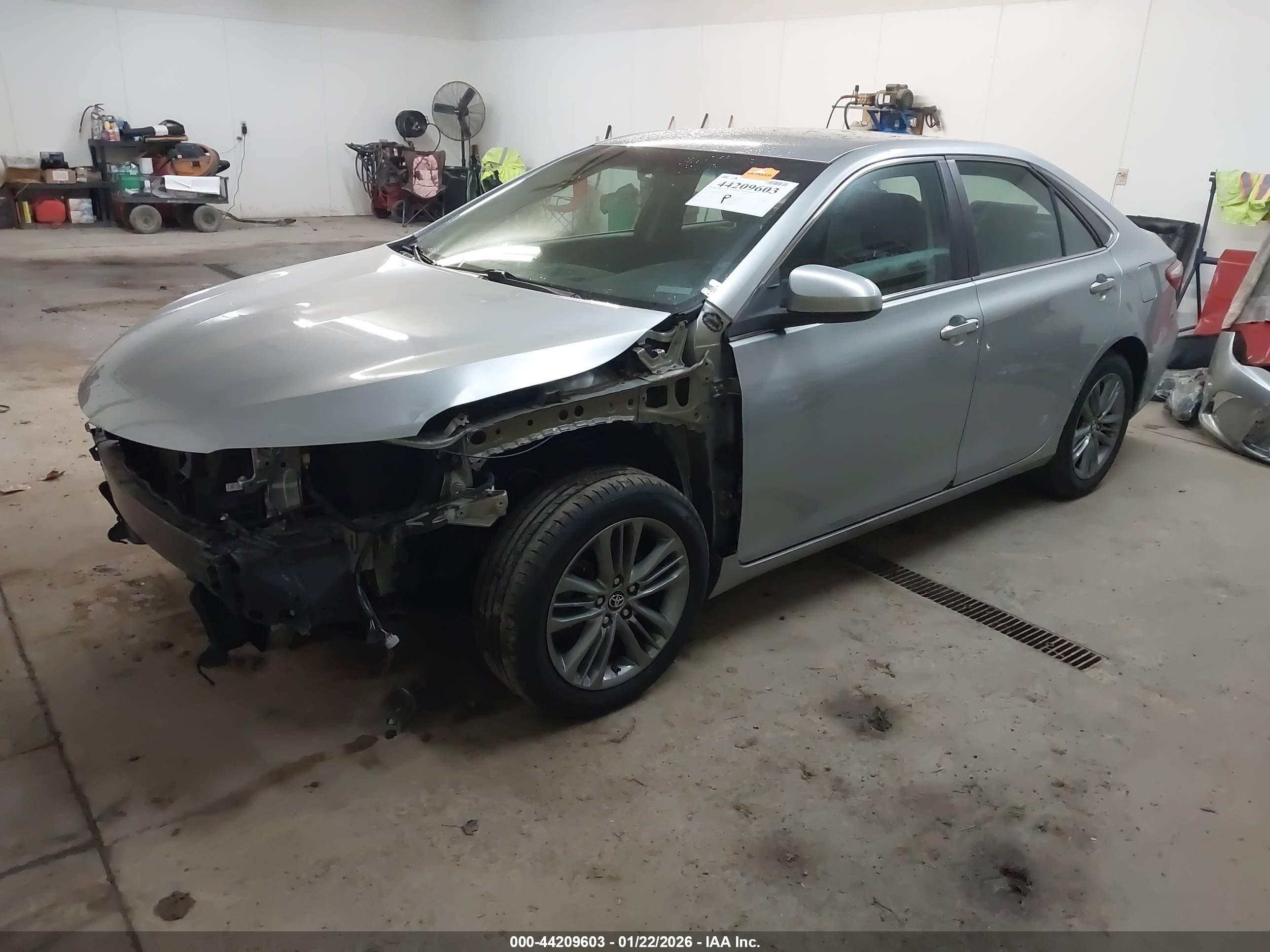 TOYOTA CAMRY image 2