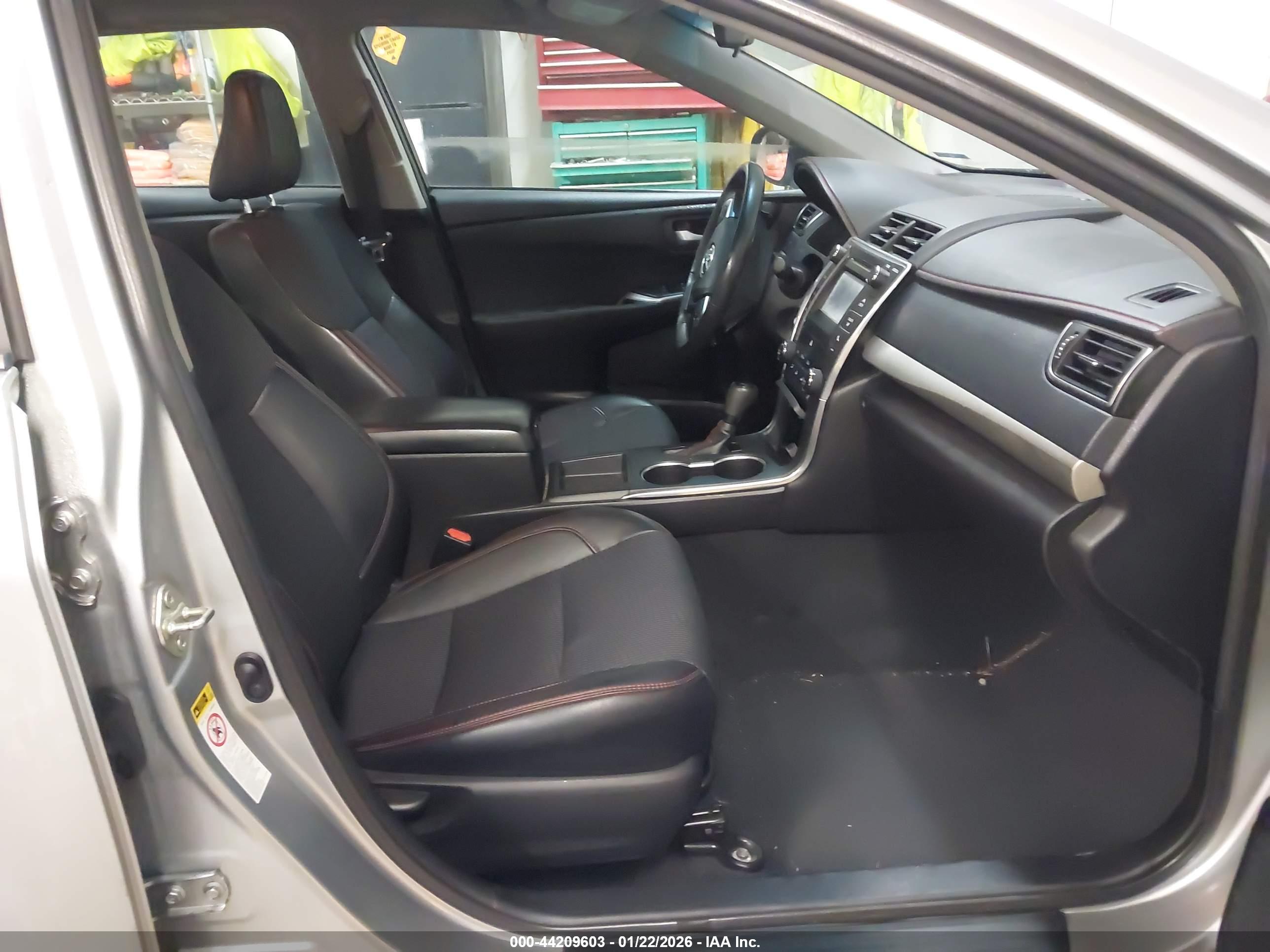 TOYOTA CAMRY image 5