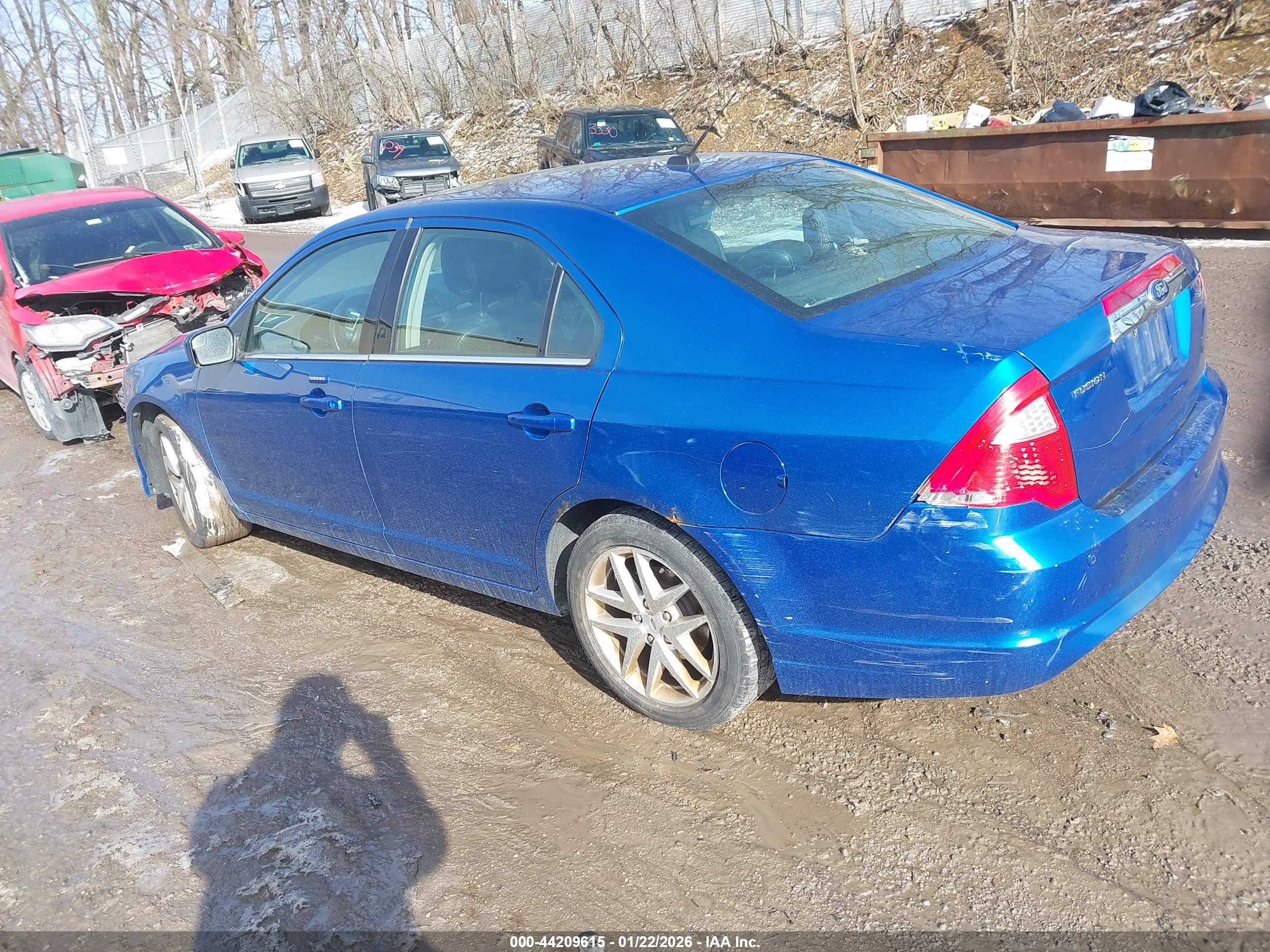 FORD FUSION image 3