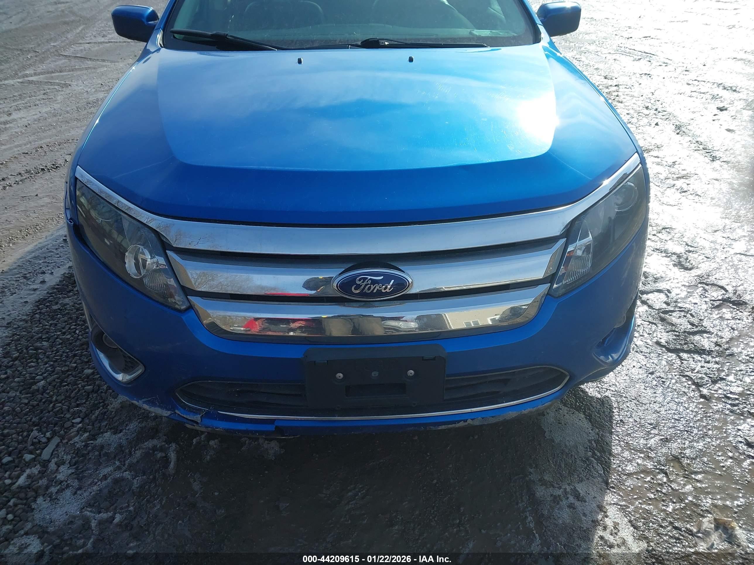 FORD FUSION image 6