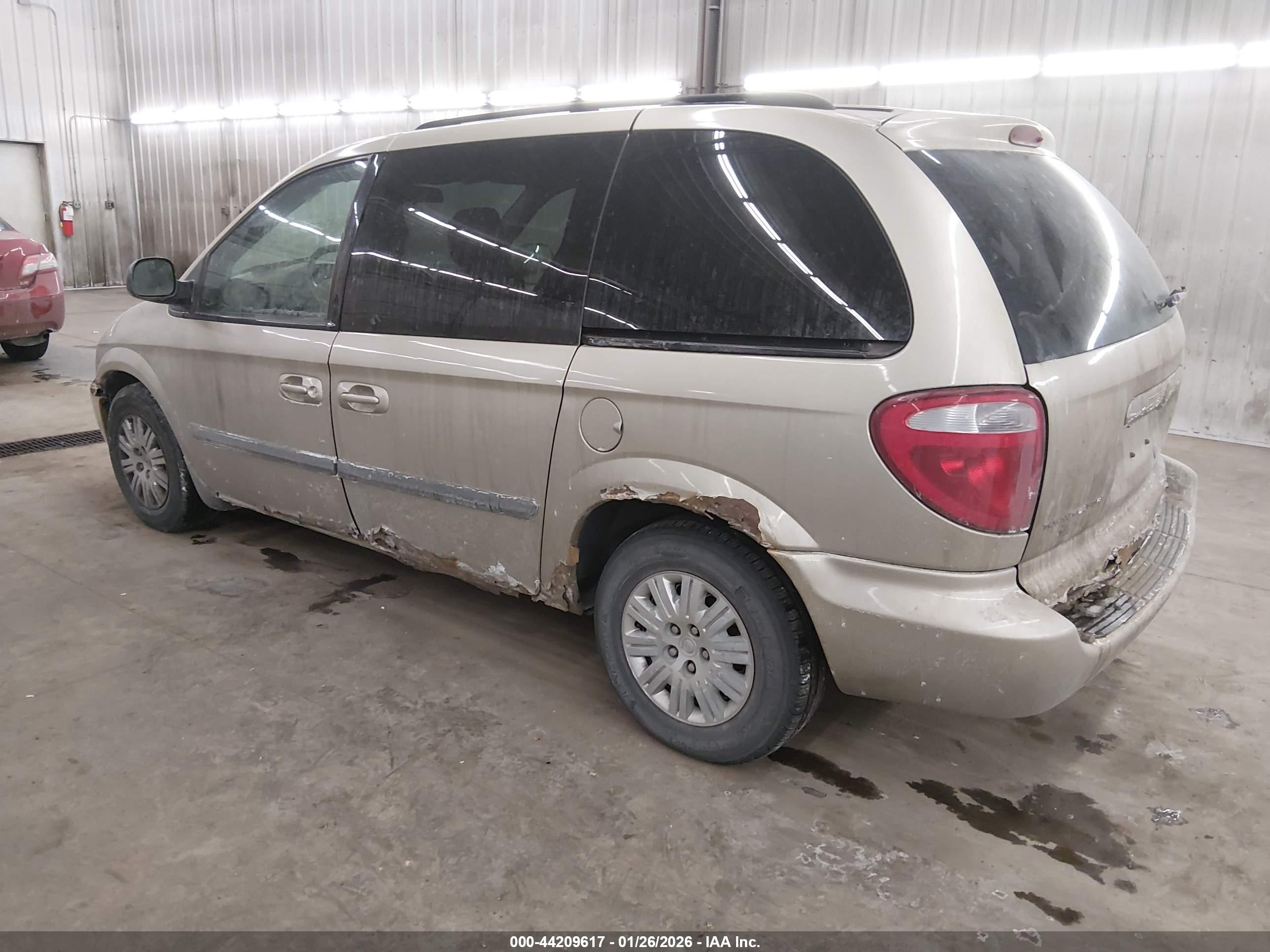 CHRYSLER TOWN image 3
