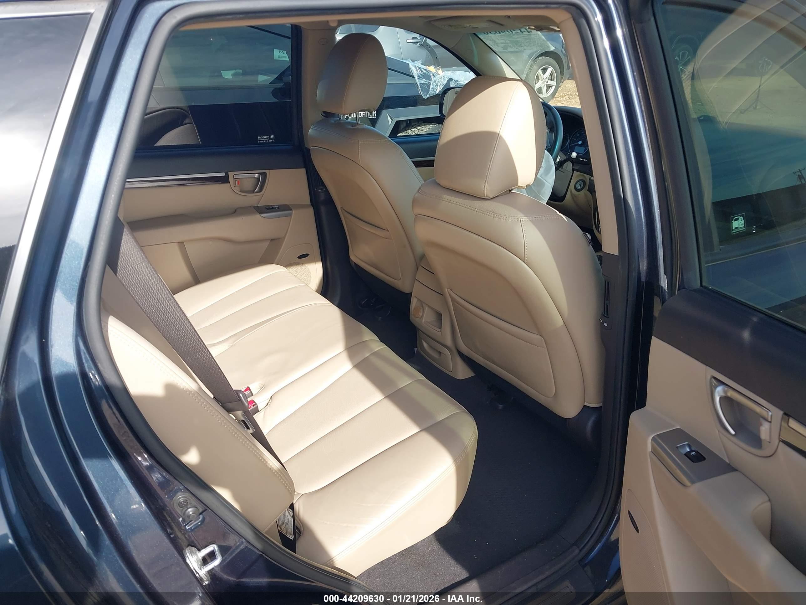 HYUNDAI SANTA image 8