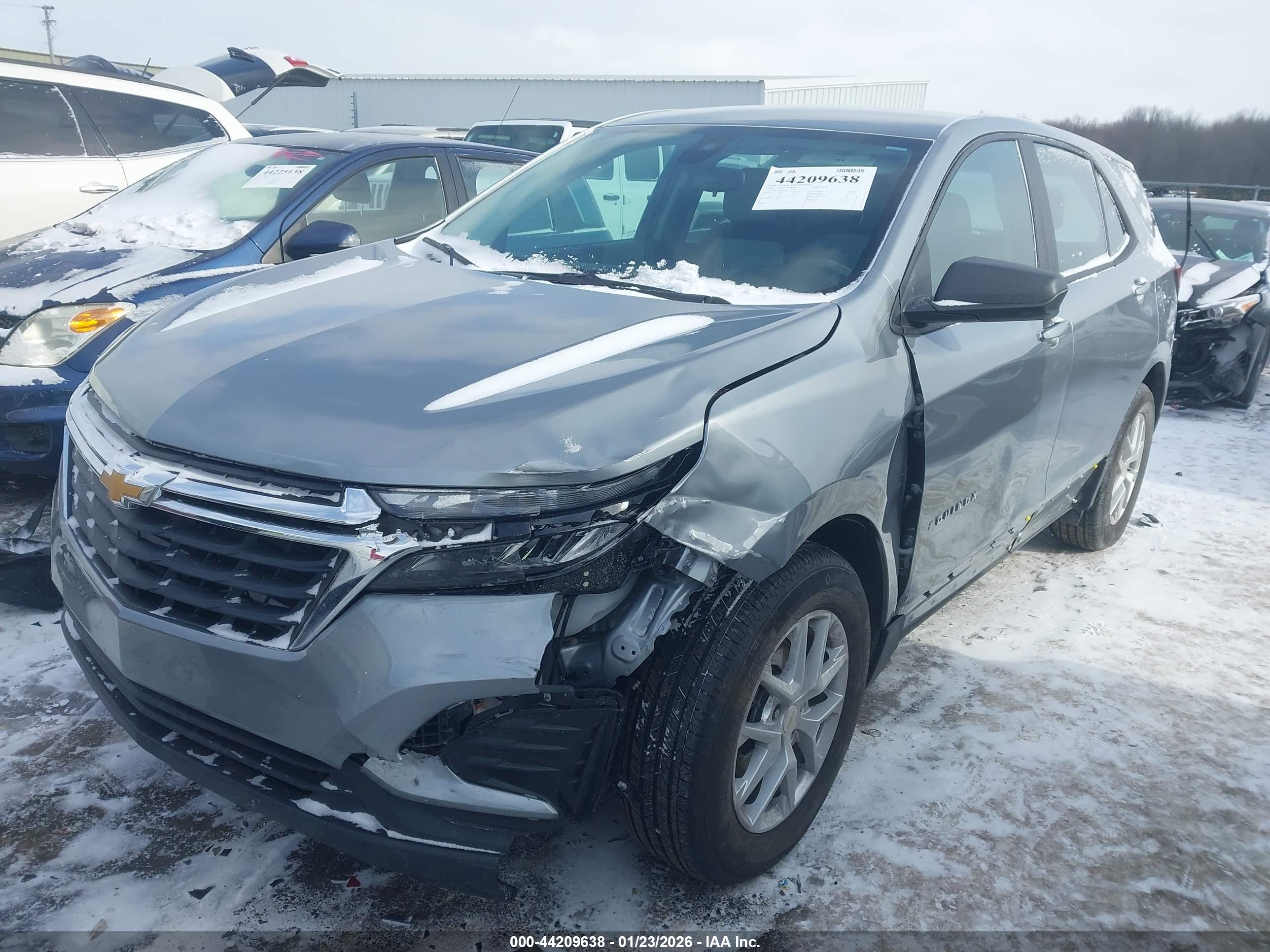 CHEVROLET EQUINOX image 2
