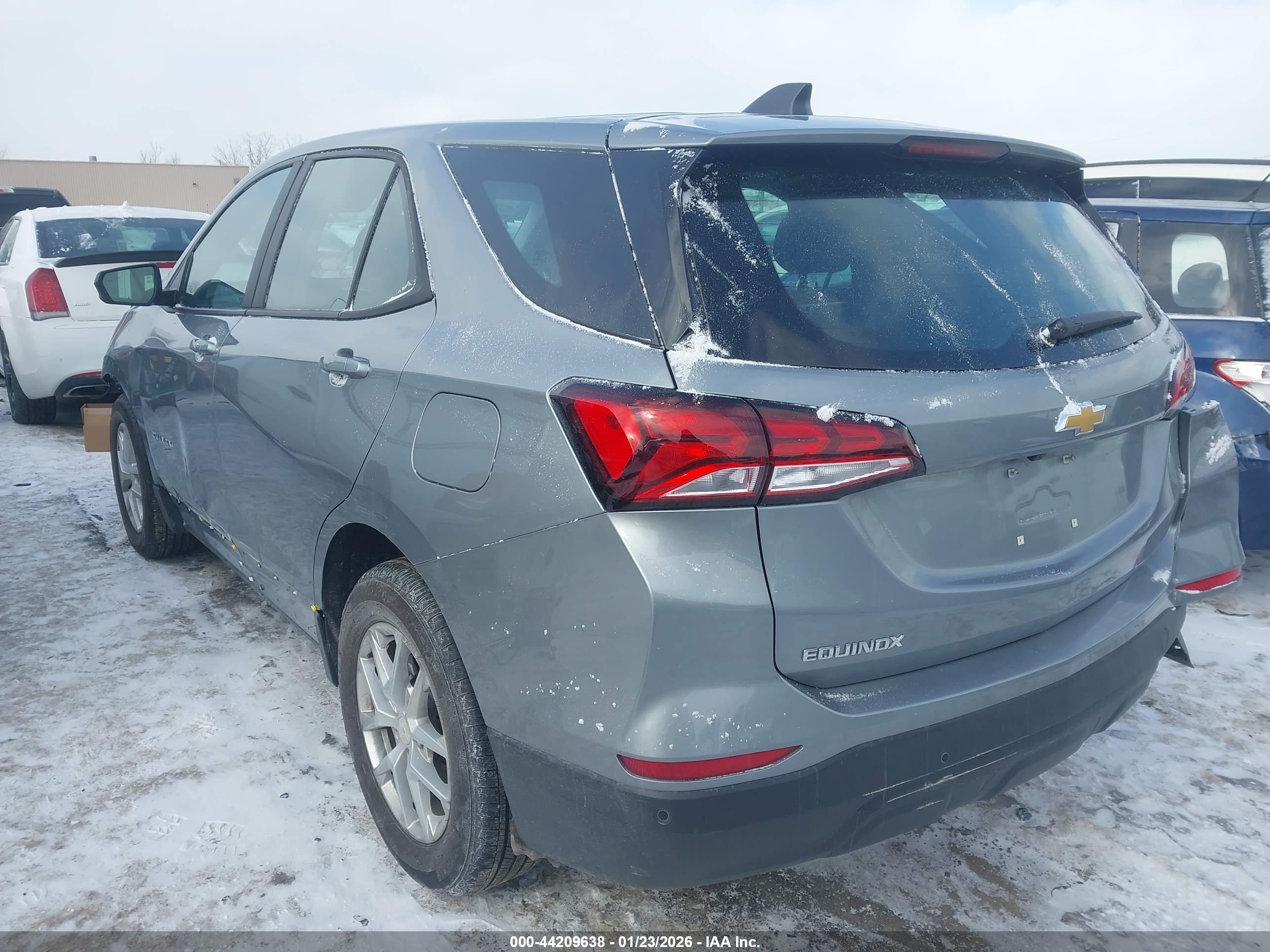 CHEVROLET EQUINOX image 3