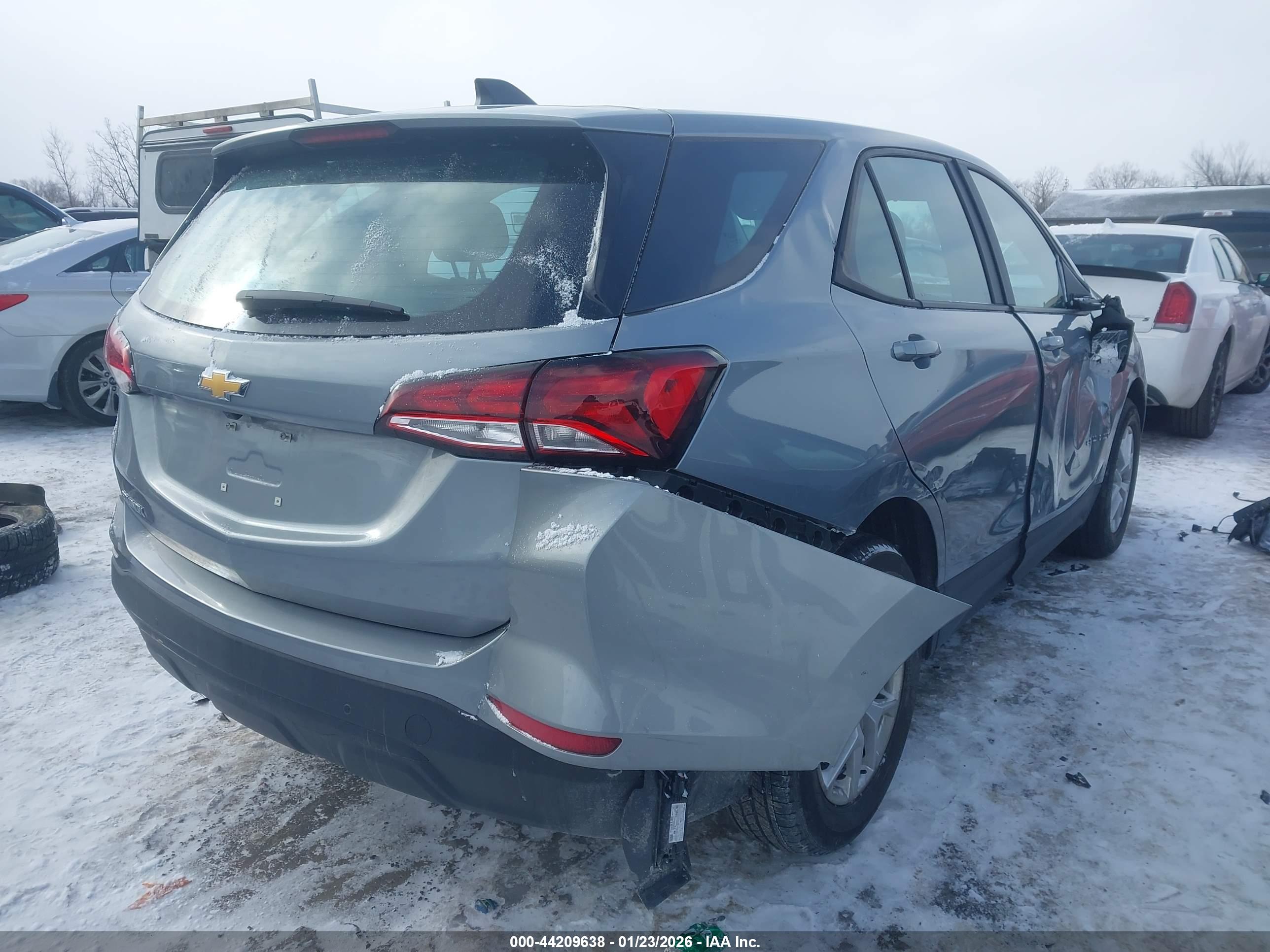 CHEVROLET EQUINOX image 4