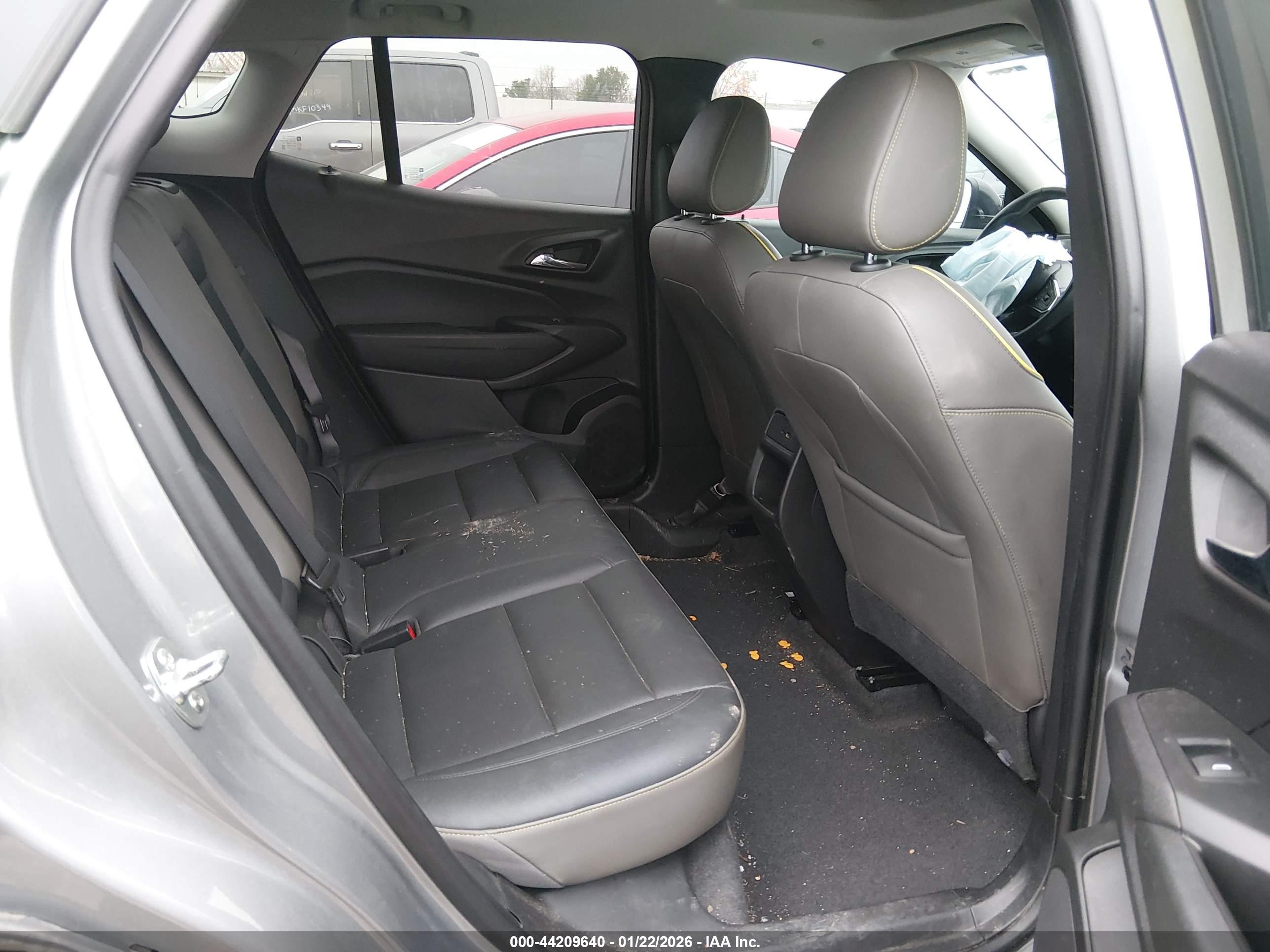 CHEVROLET TRAX image 8