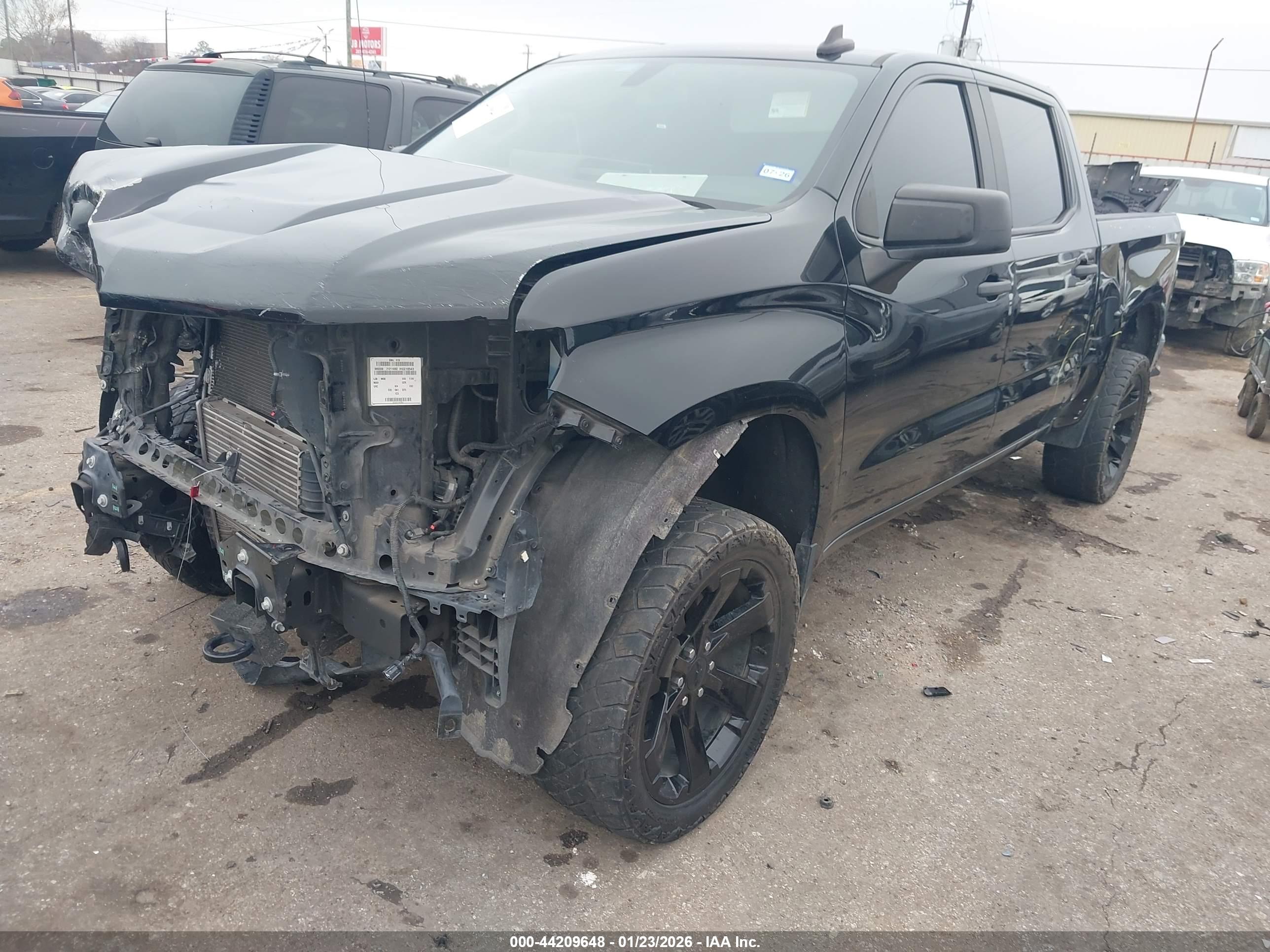 CHEVROLET SILVERADO image 2