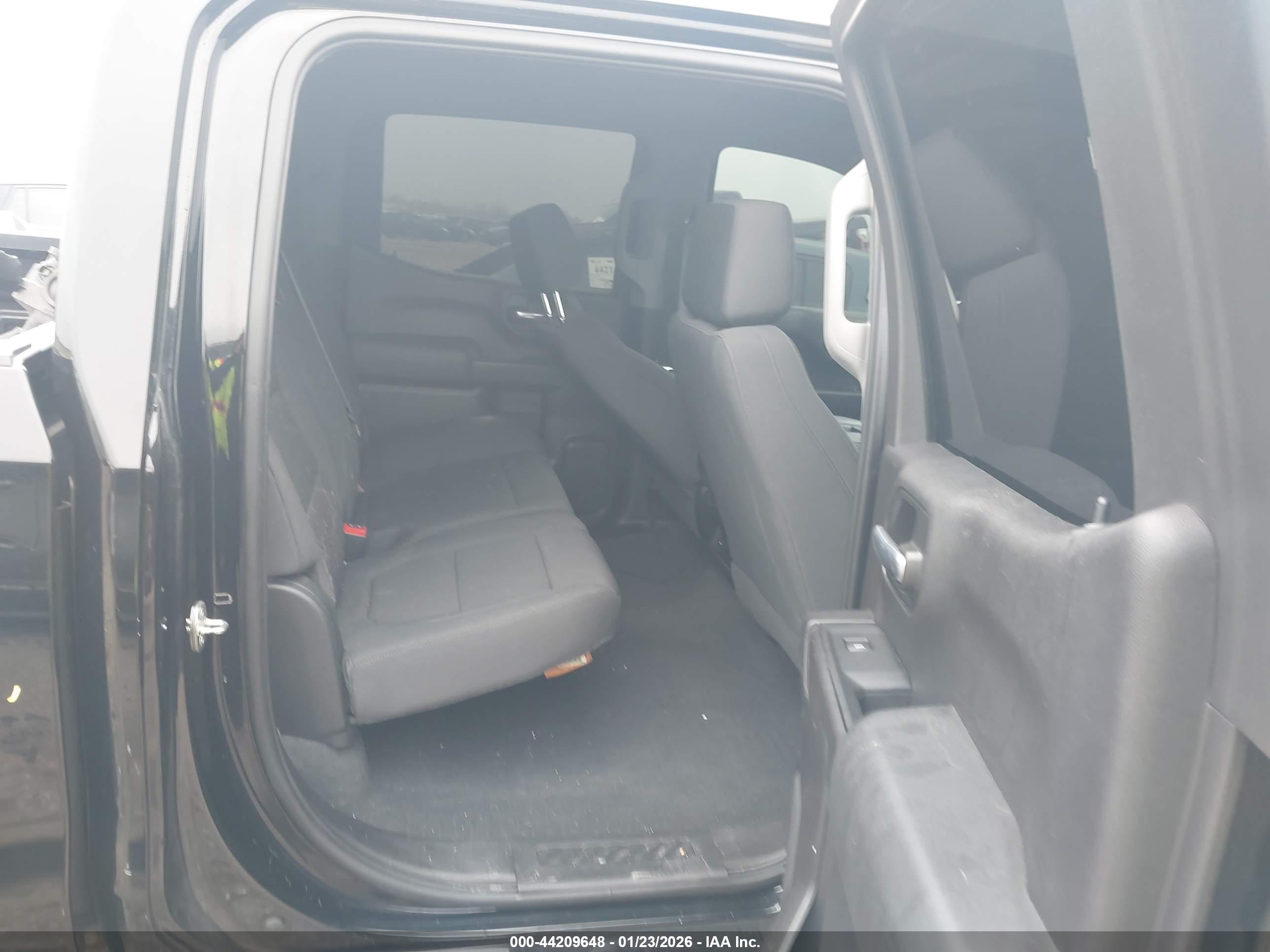 CHEVROLET SILVERADO image 8