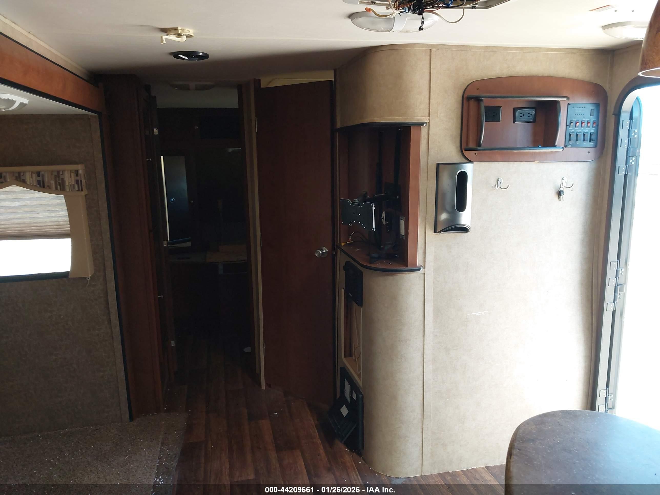 DUTCHMAN 36FT image 10