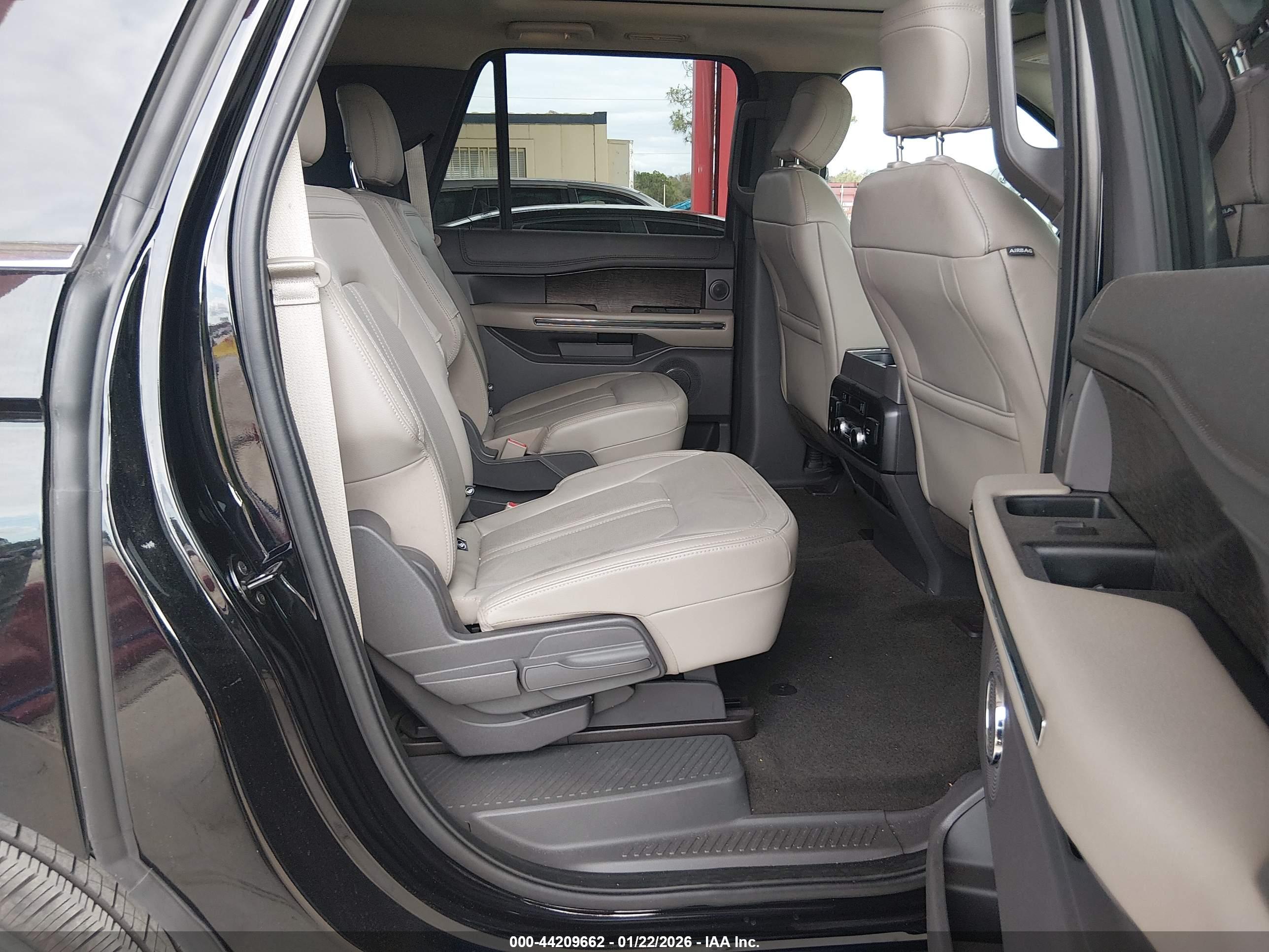 FORD EXPEDITION image 8