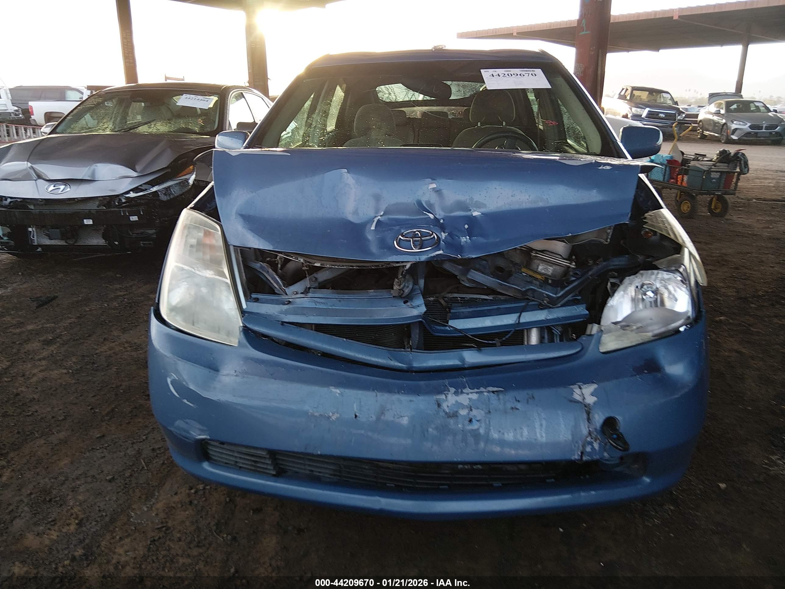 TOYOTA PRIUS image 6