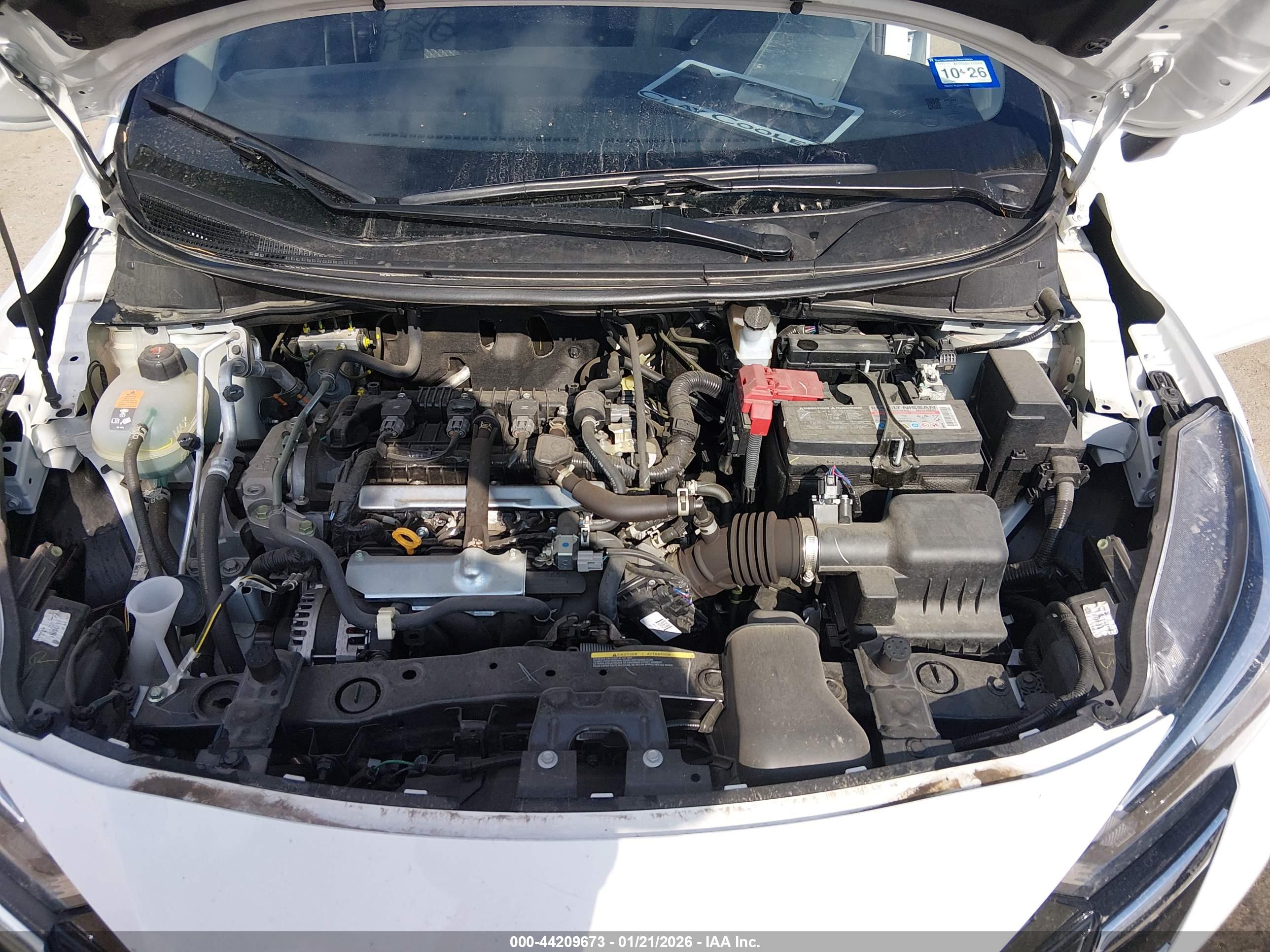 NISSAN VERSA image 10