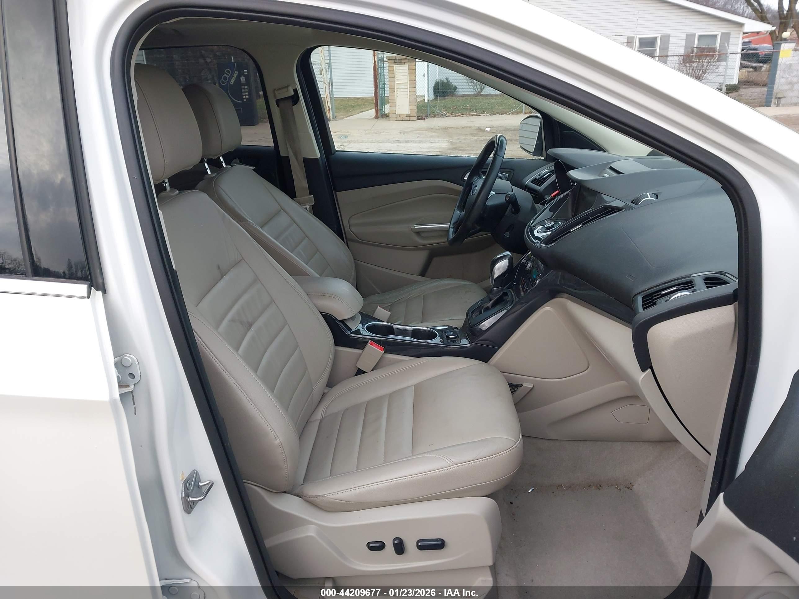 FORD ESCAPE image 5