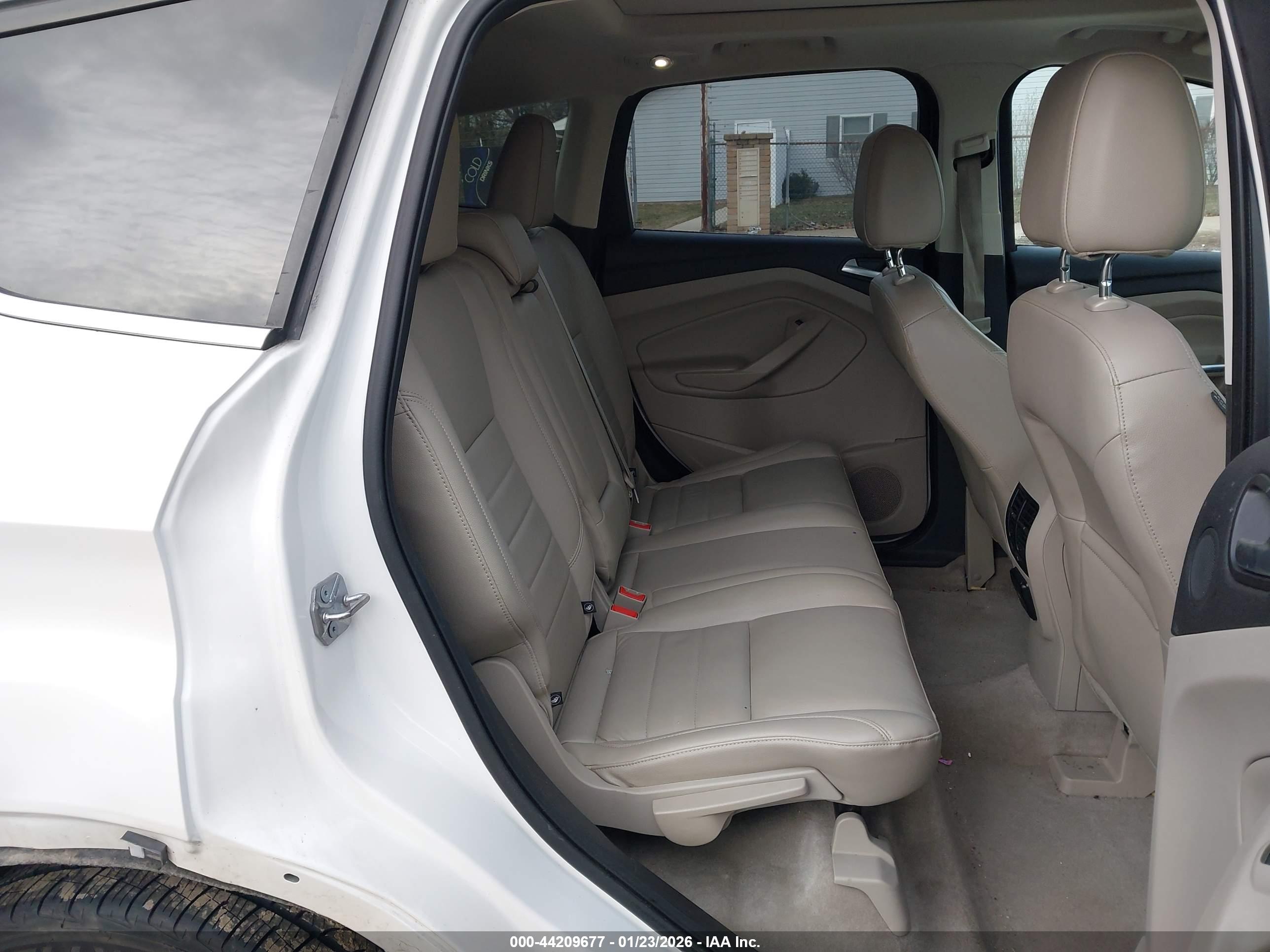 FORD ESCAPE image 8