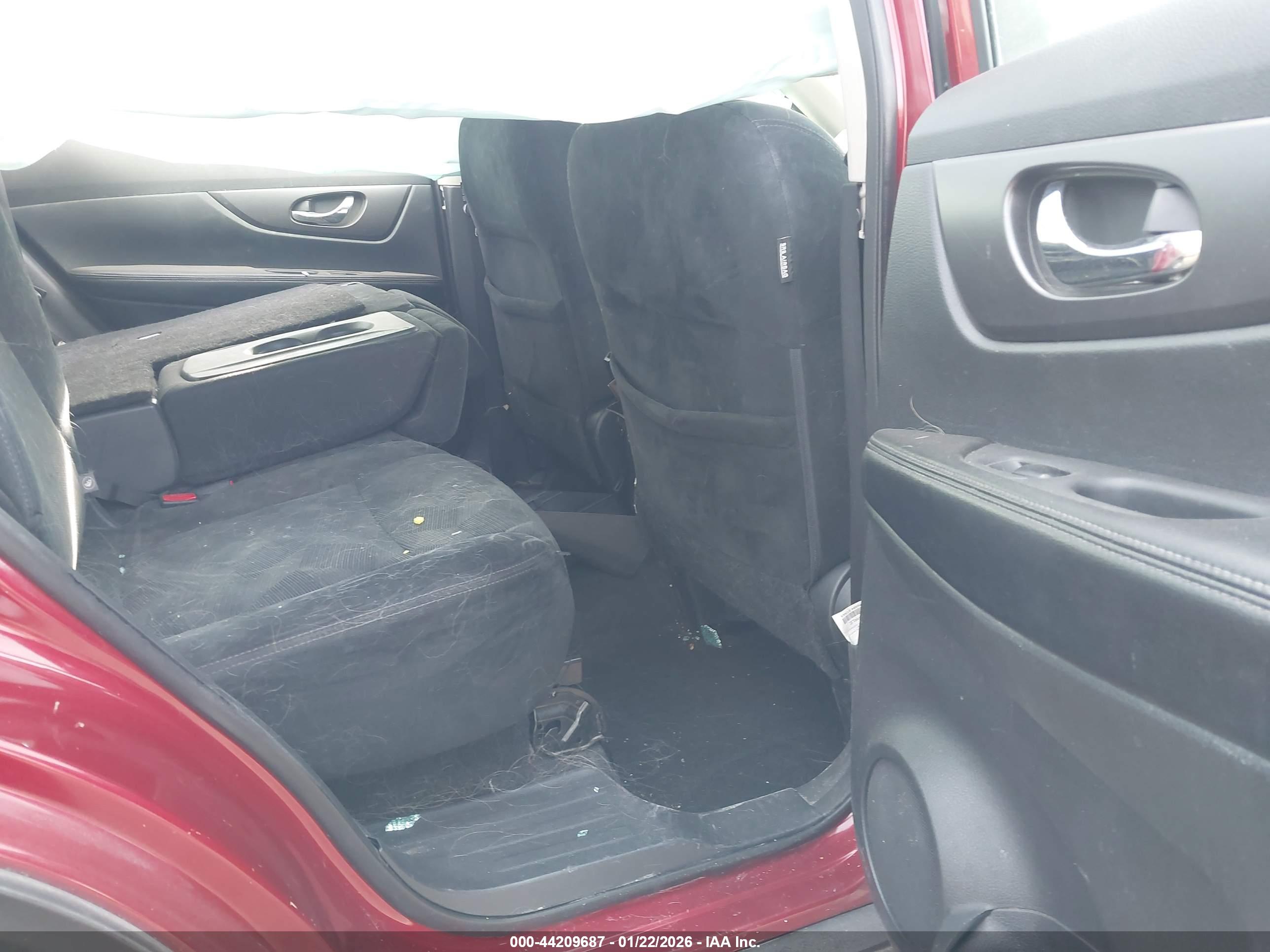 NISSAN ROGUE image 8