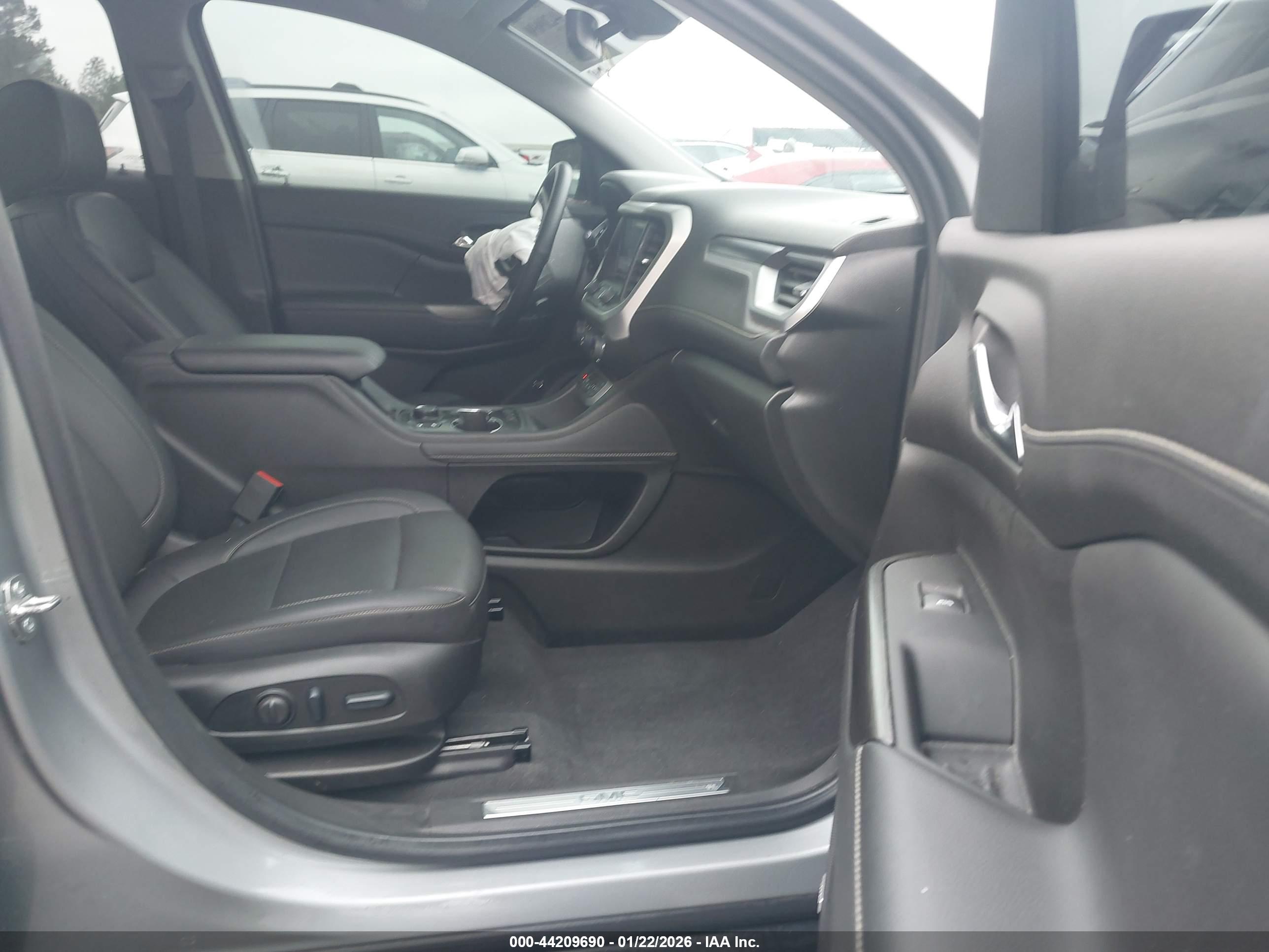 GMC ACADIA image 5
