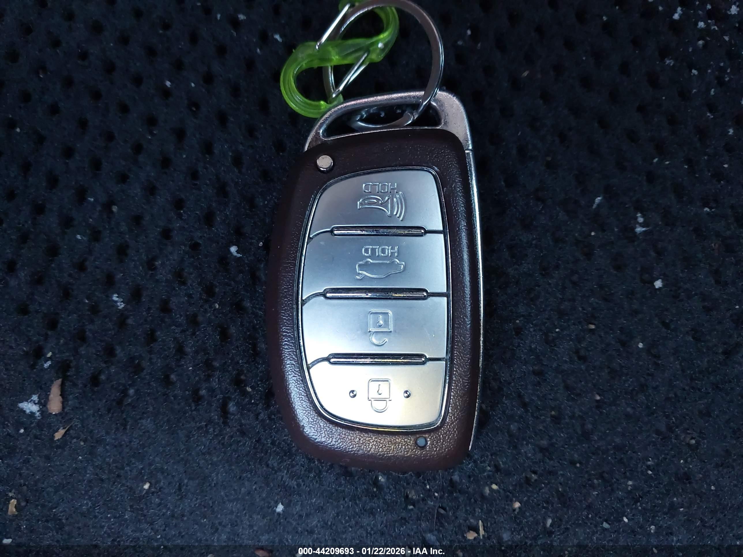 HYUNDAI ELANTRA image 11