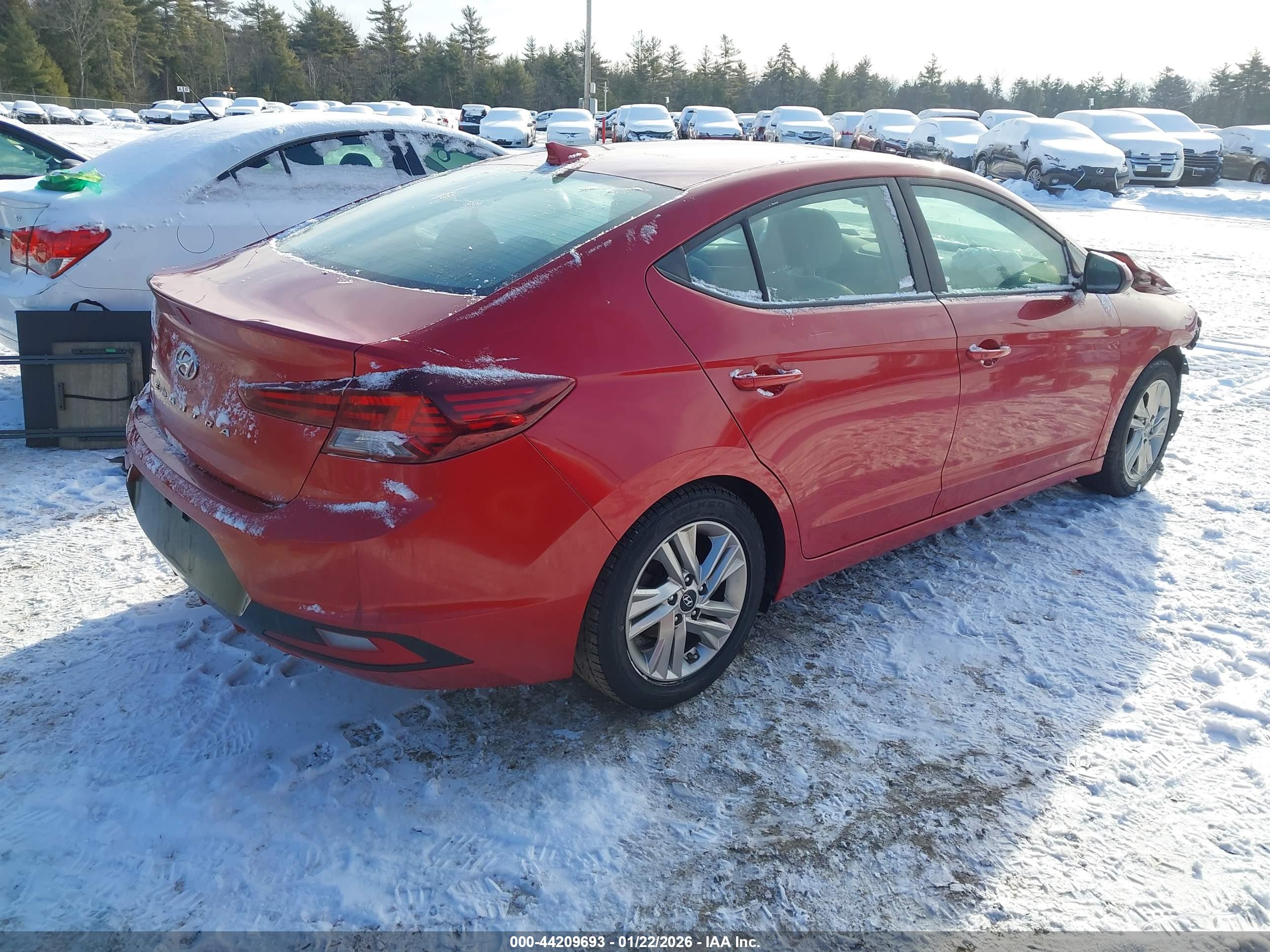 HYUNDAI ELANTRA image 4