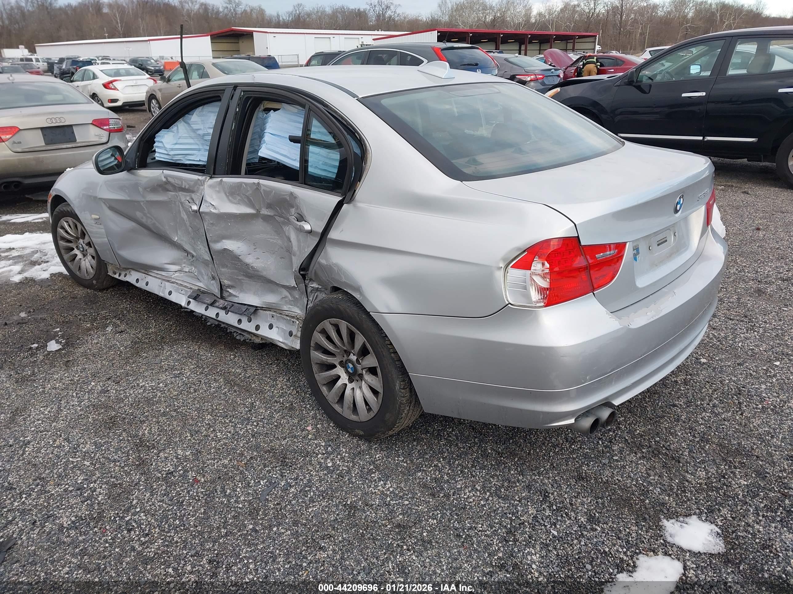 BMW 328I image 3