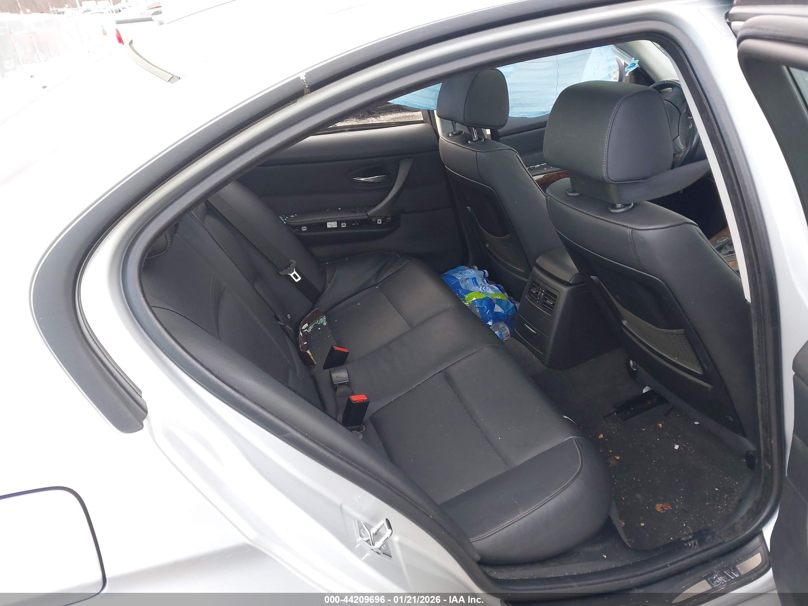 BMW 328I image 8