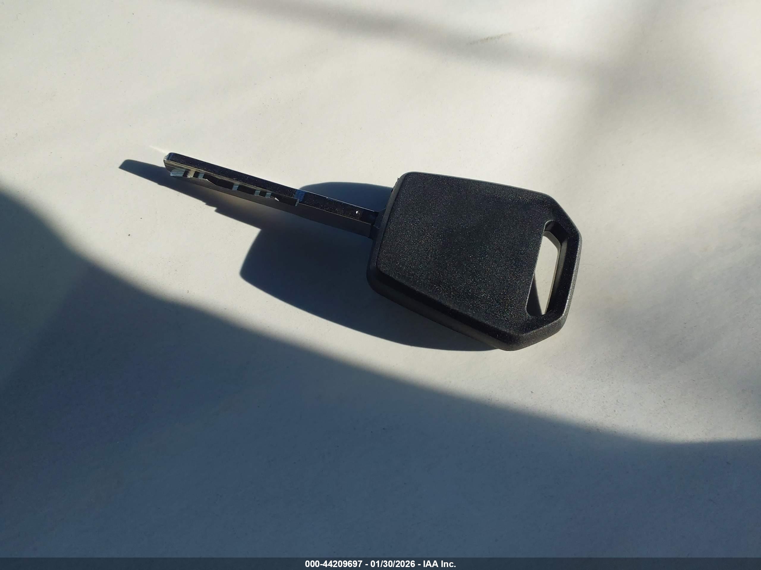 FORD FUSION image 11