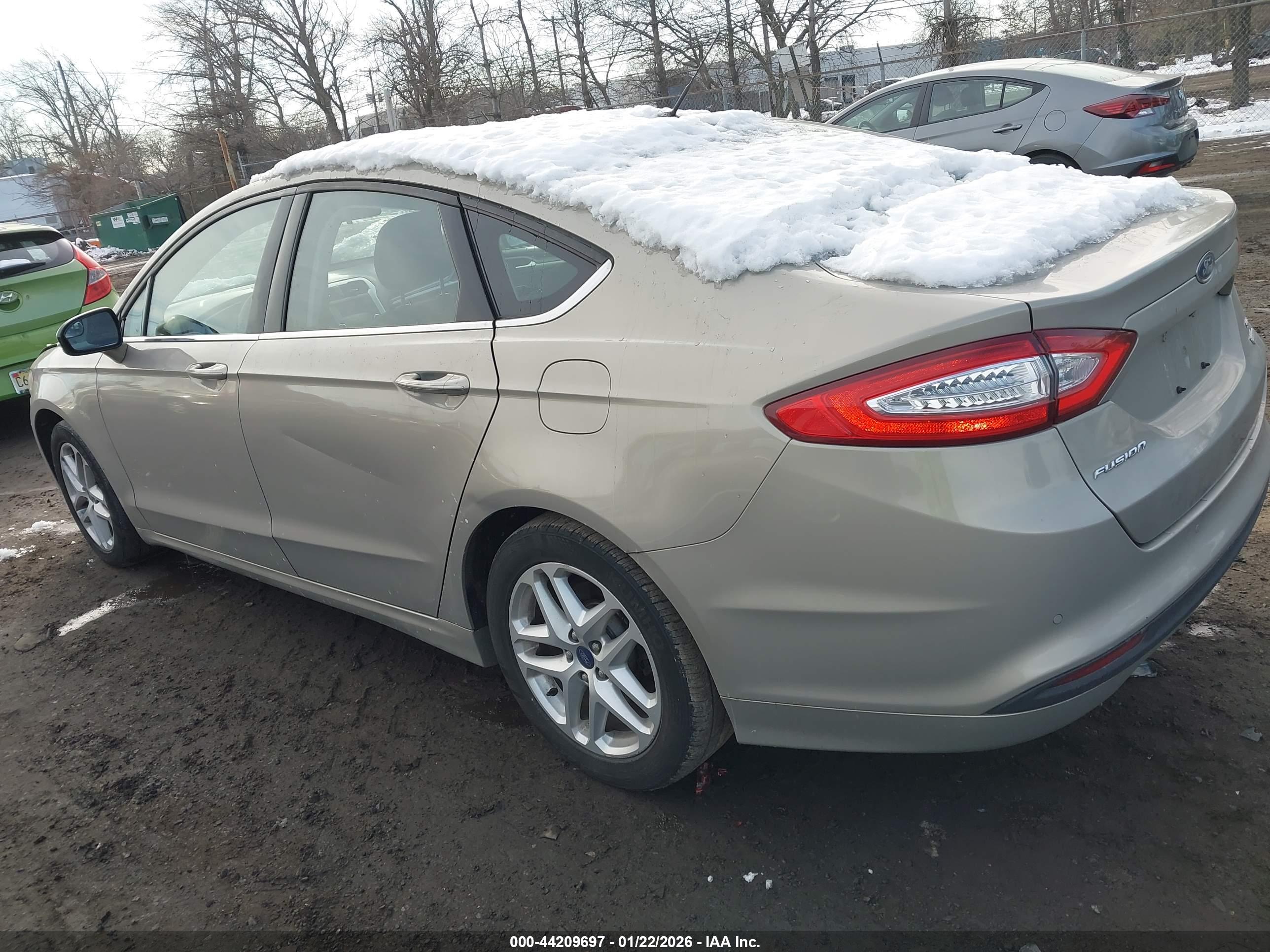 FORD FUSION image 3